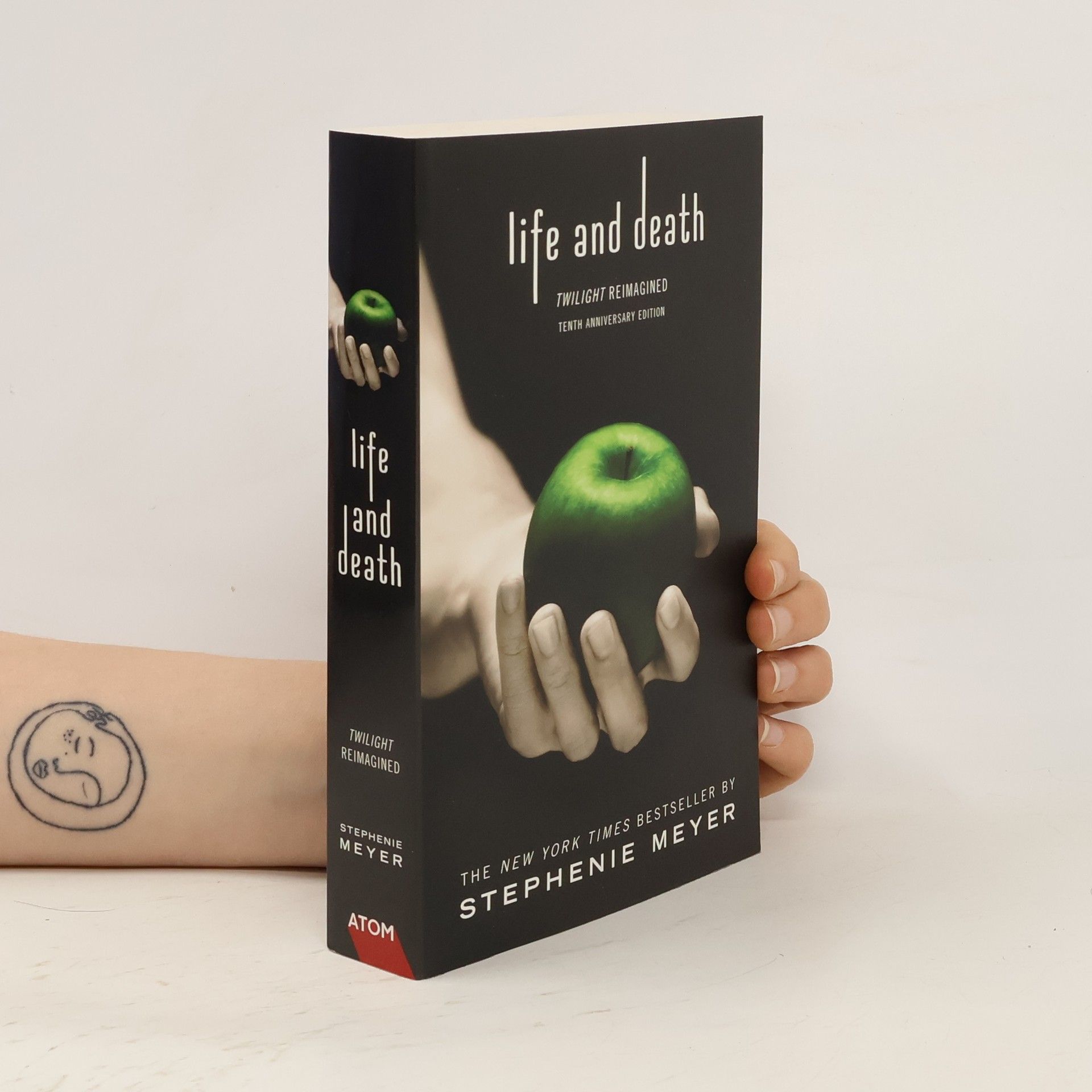 Stephenie Meyer Life and death