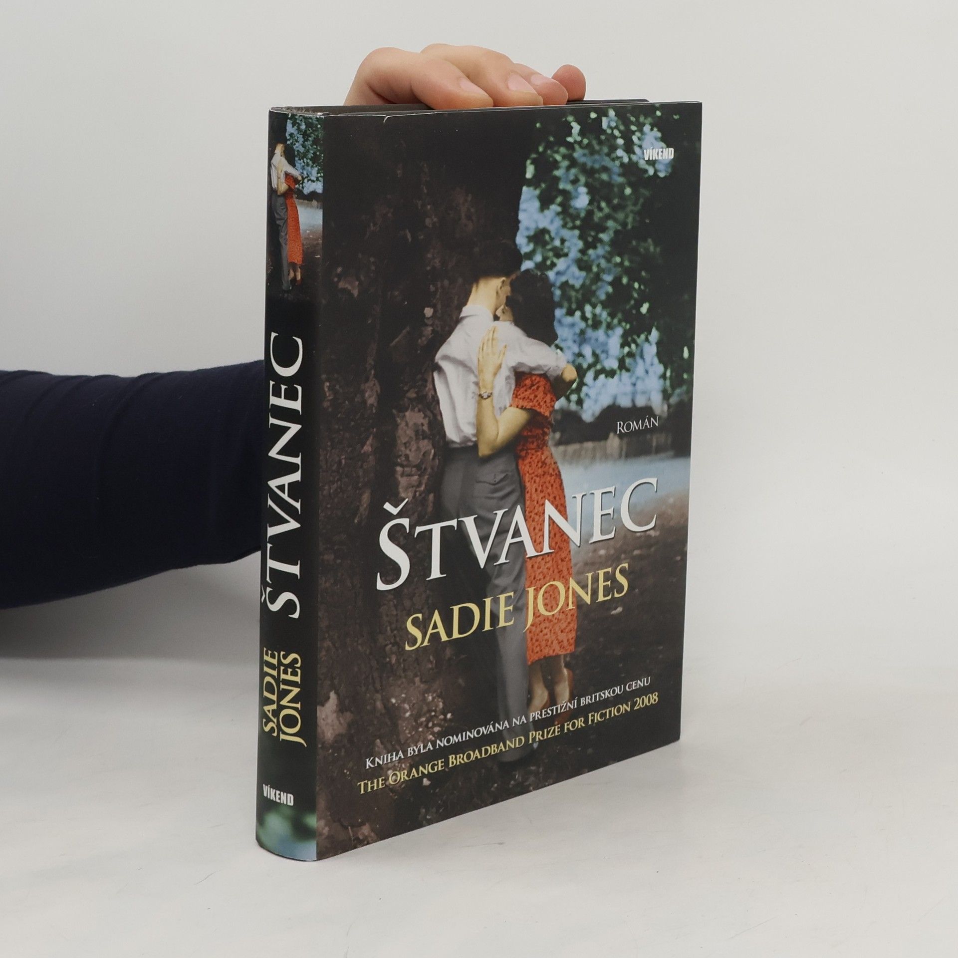 Sadie Jones Štvanec