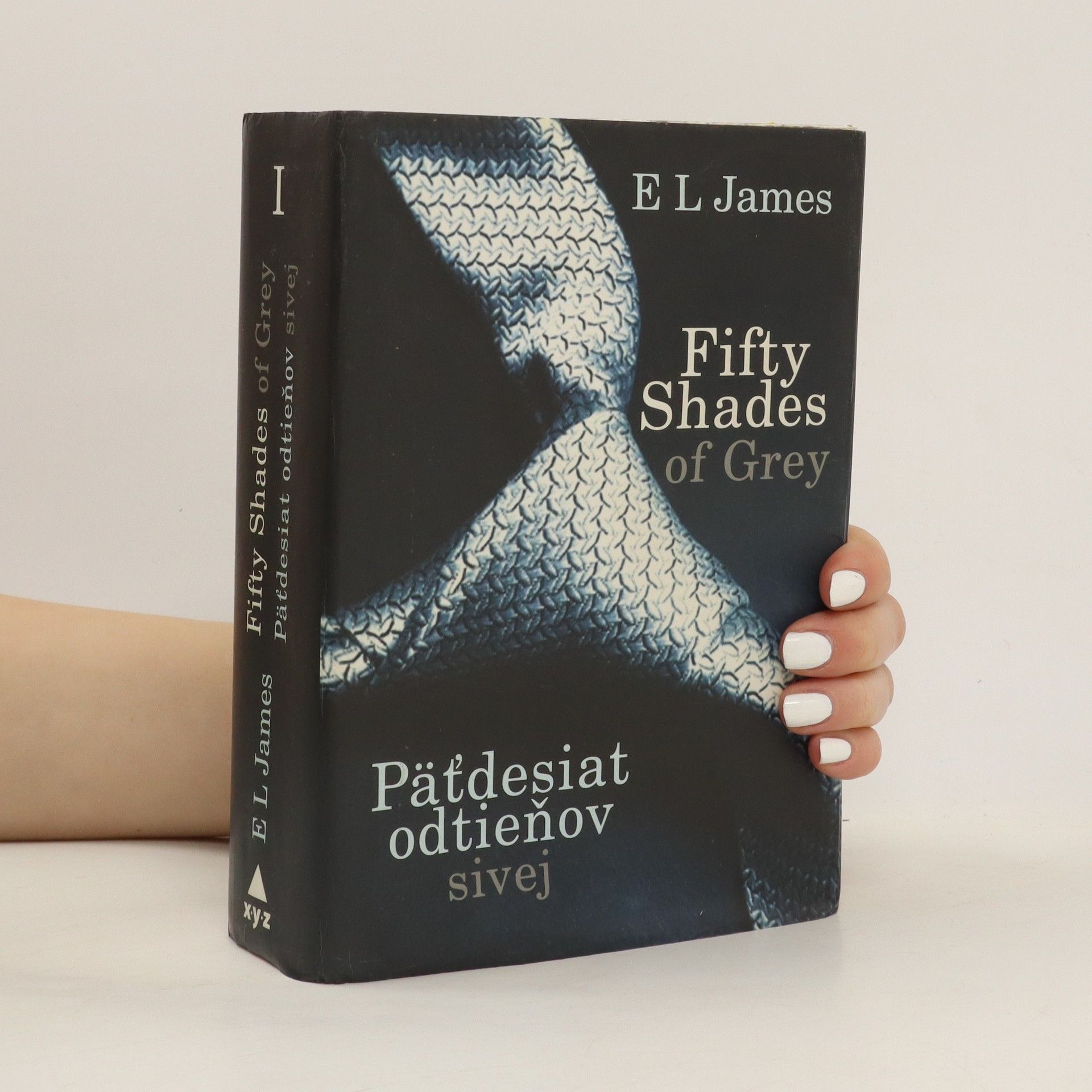 E. L. James Päťdesiat odtieňov sivej