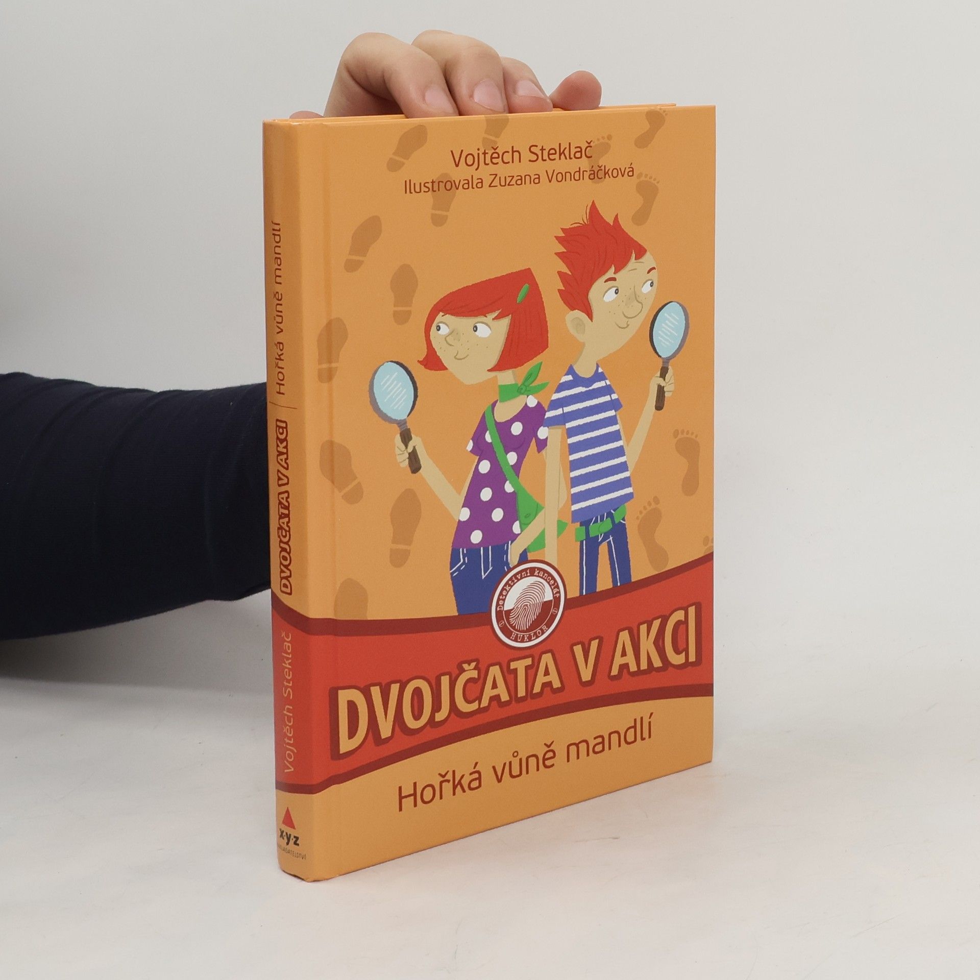 Vojtěch Steklač Dvojčata v akci, Hořká vůně mandlí