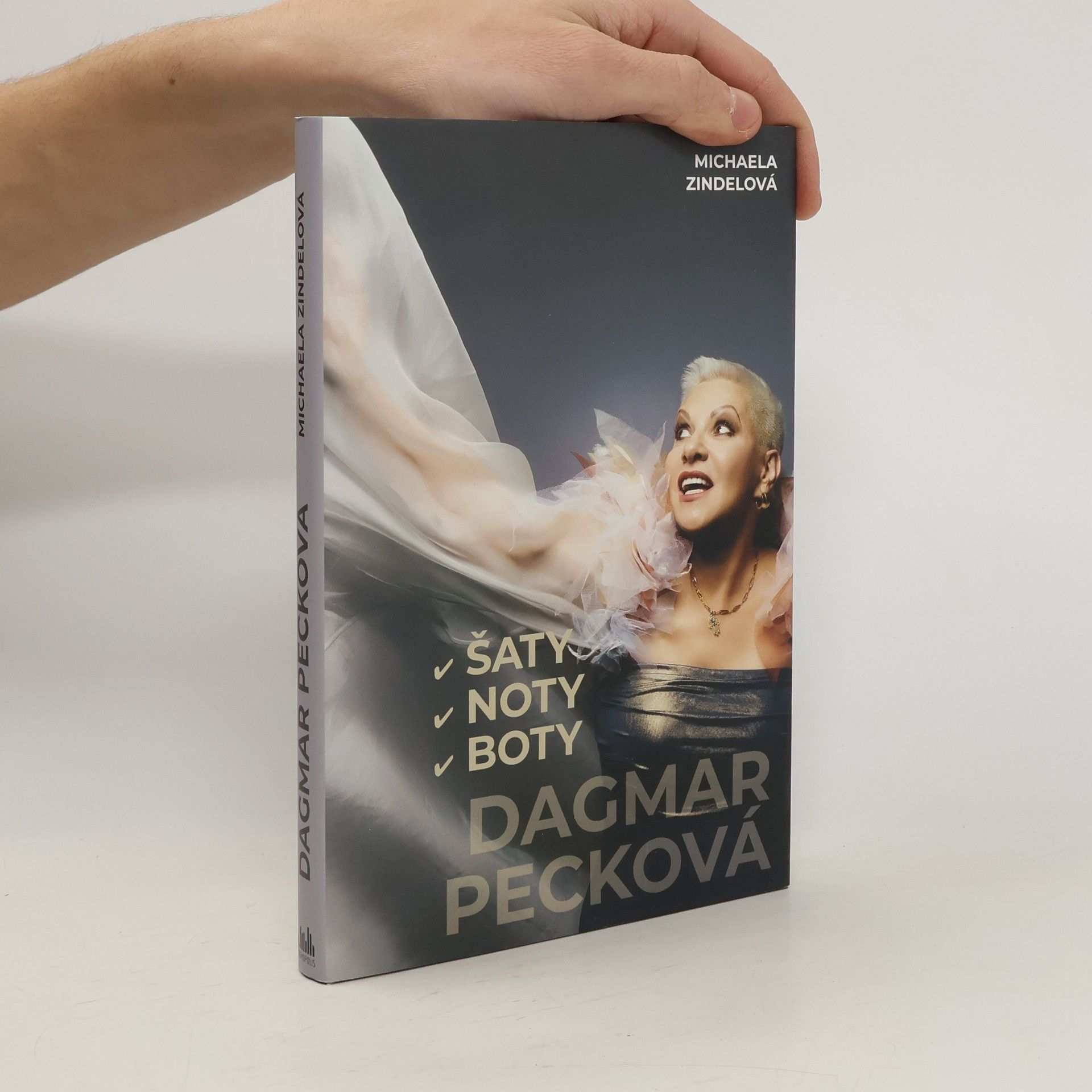 Michaela Zindelová Dagmar Pecková : šaty, noty, boty