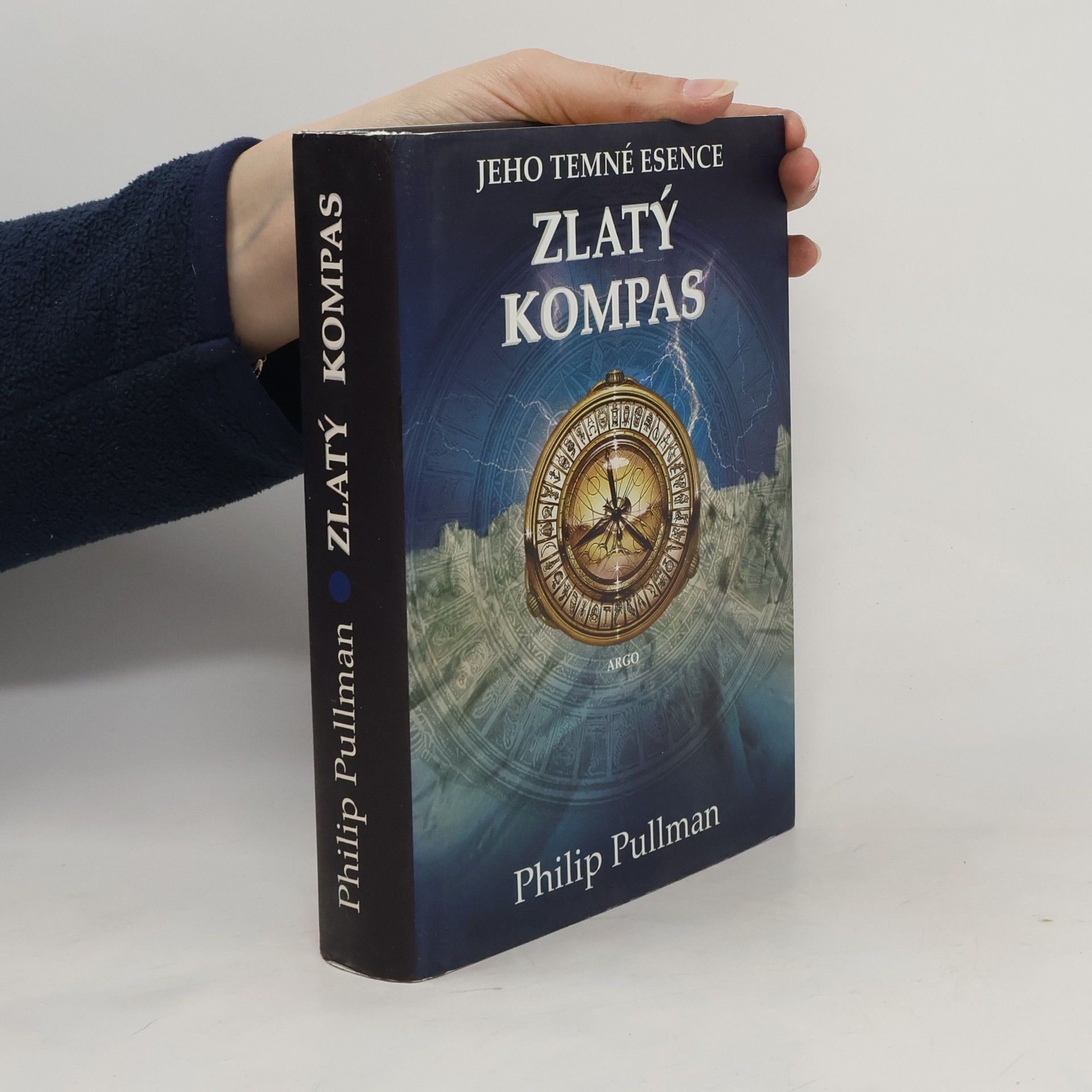 Philip Pullman Jeho temné esence. Svazek I, Zlatý kompas