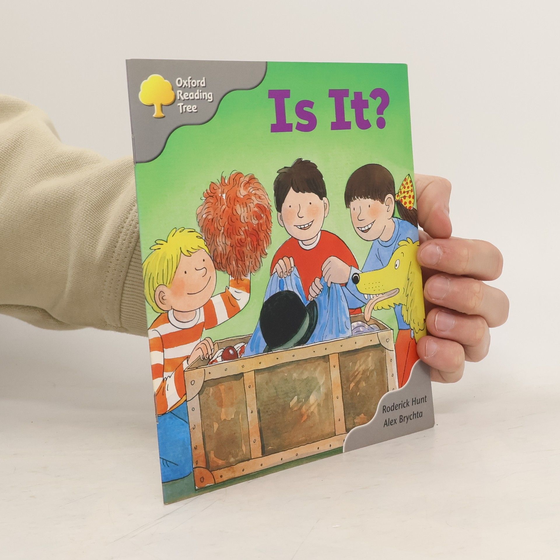 Roderick Hunt Oxford Reading Tree: Stage 1: More First Words A Is It?