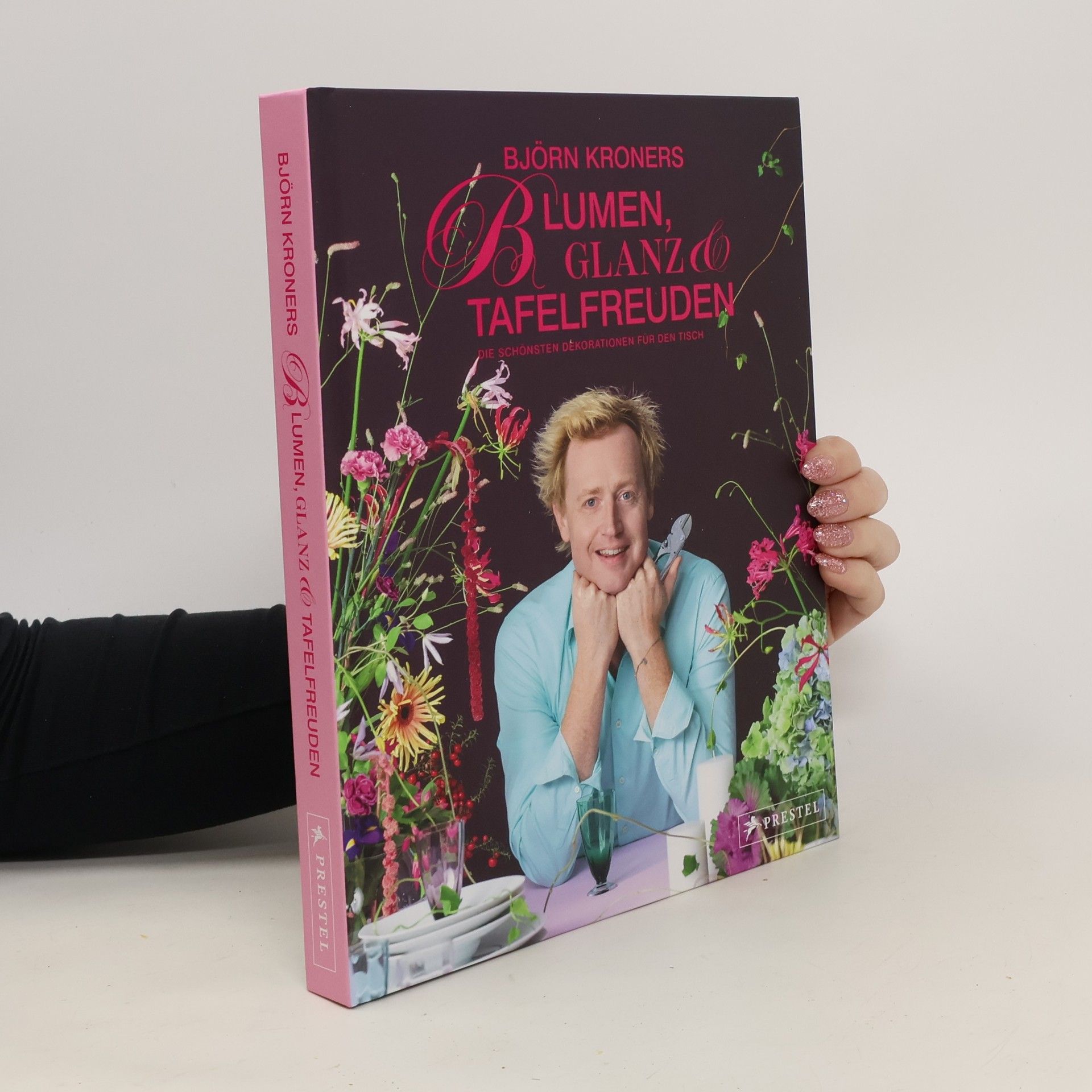 Blumen, Glanz und Tafelfreuden