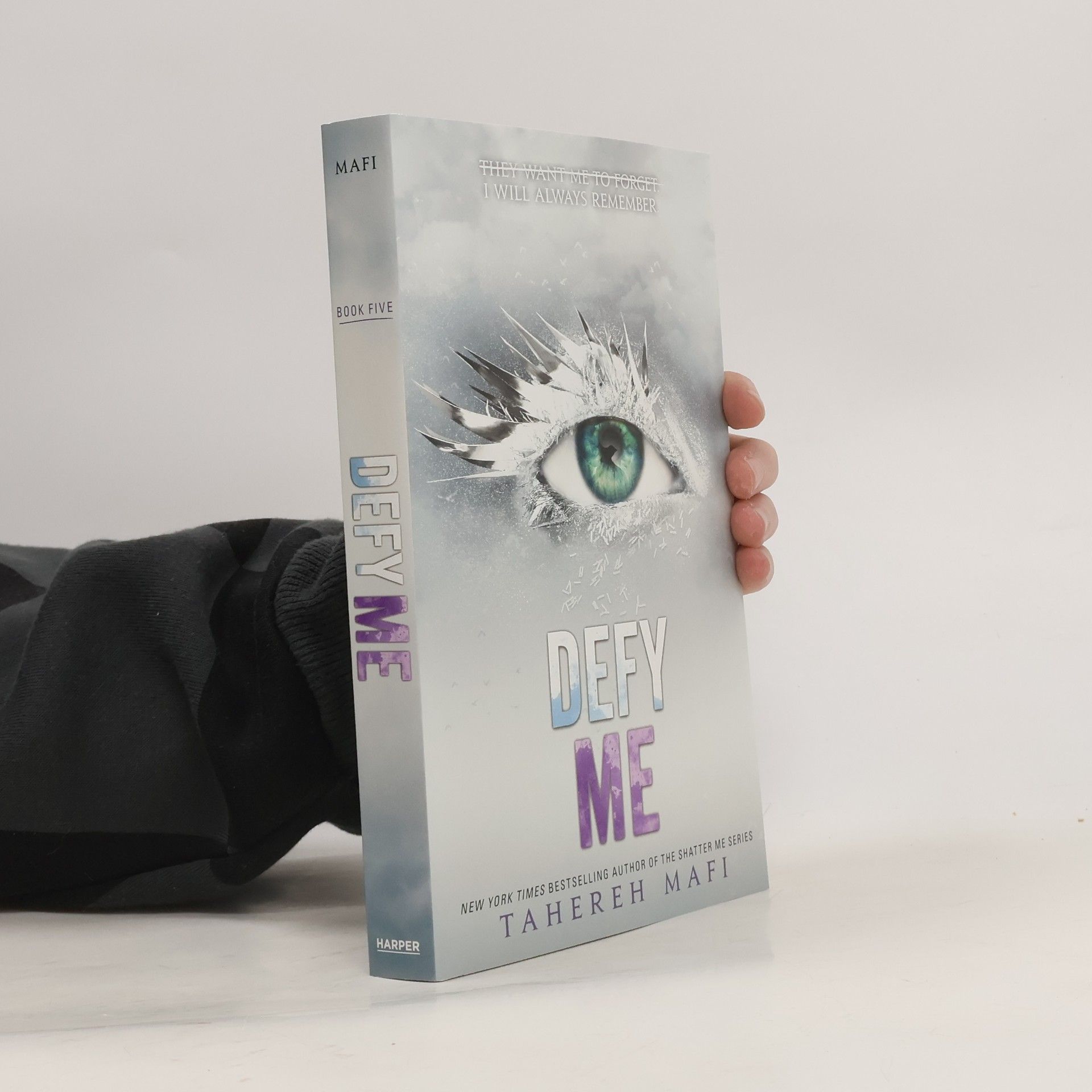 Tahereh Mafi Defy Me