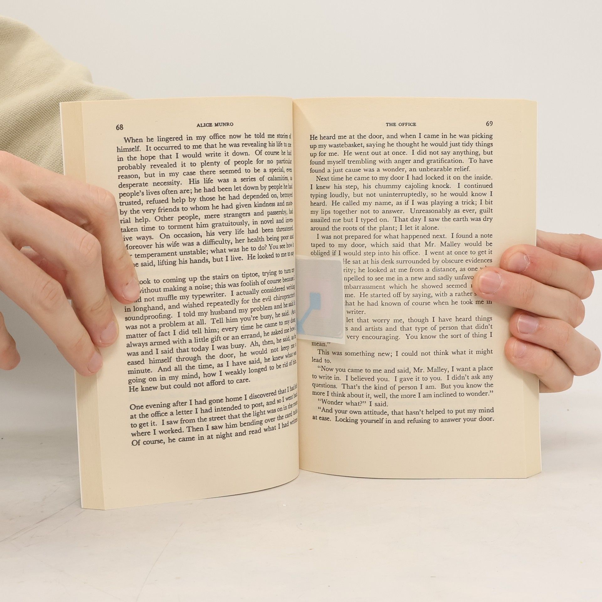 Alice Munro Dance of the happy shades