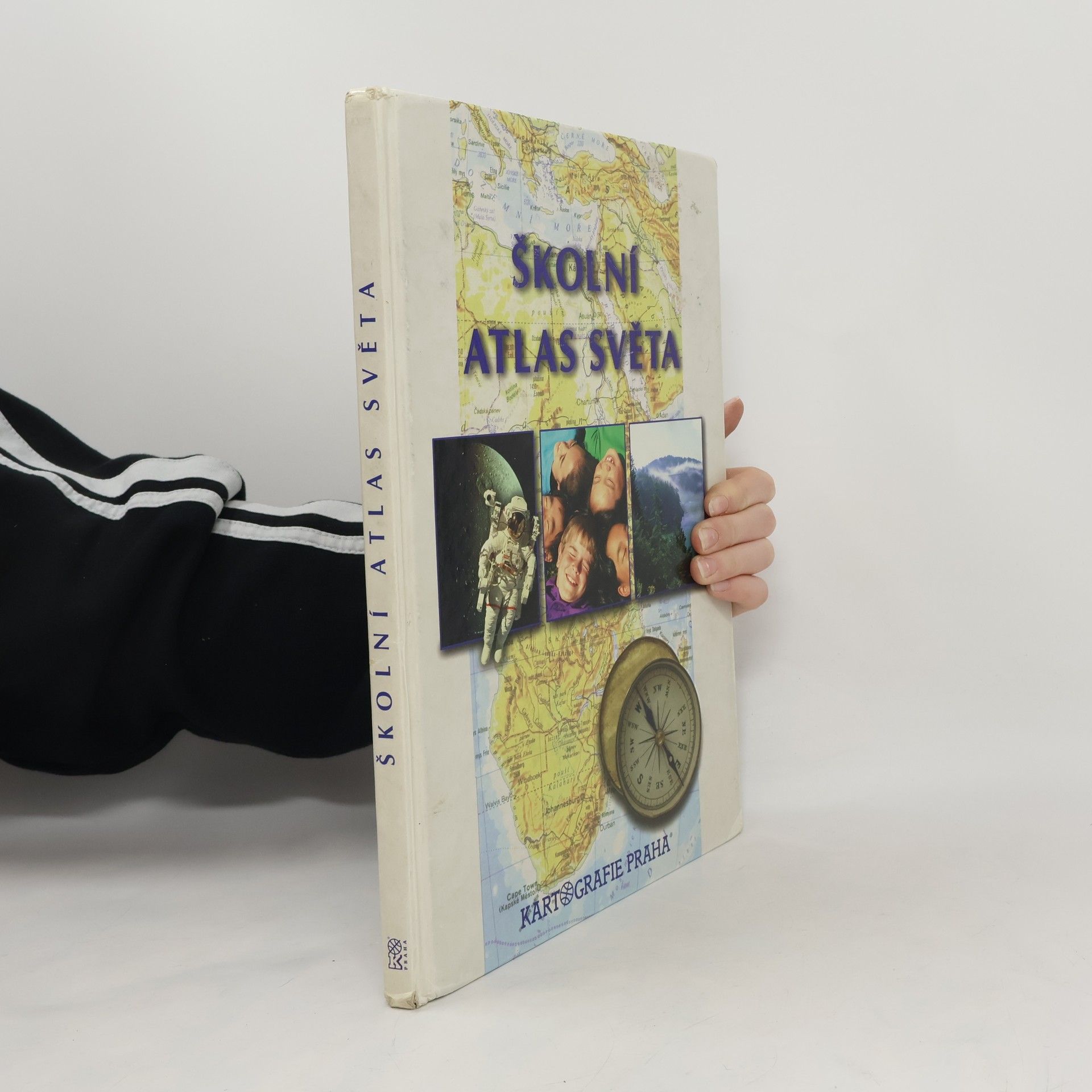 Collectif d'auteurs Školní atlas světa