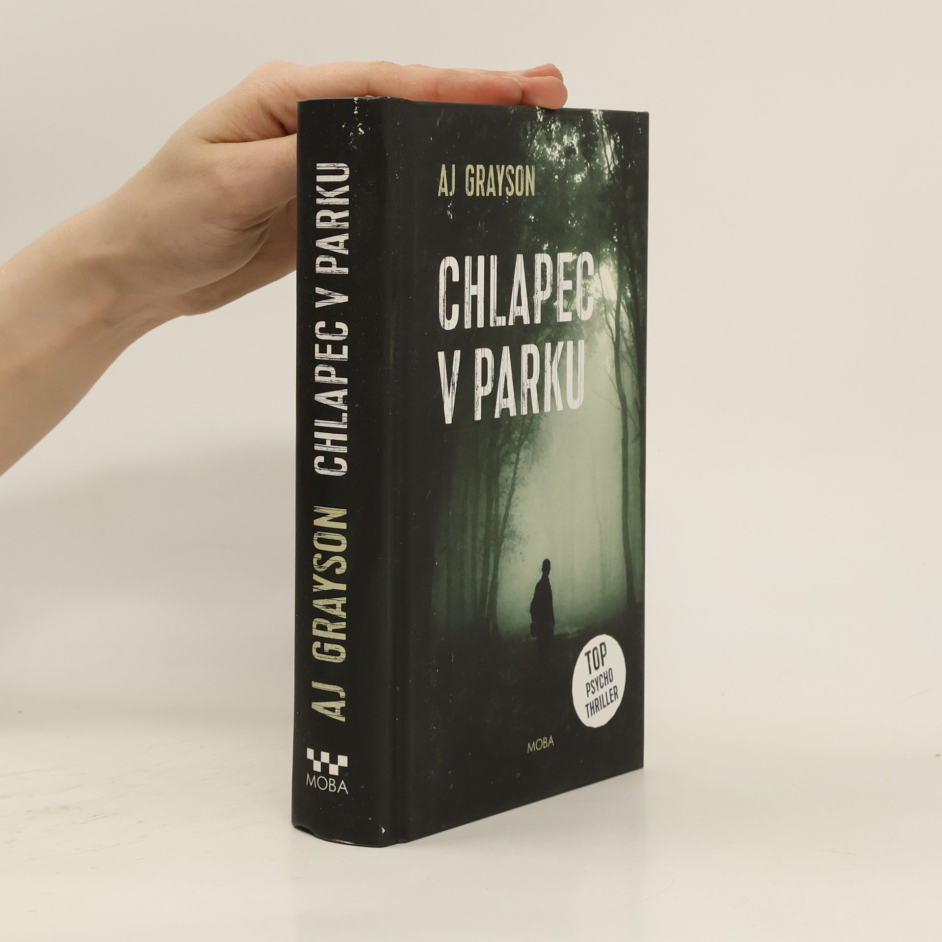 A. J. Grayson Chlapec v parku