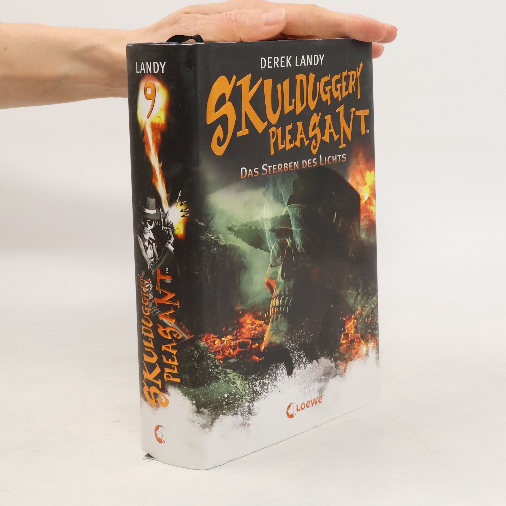 Derek Landy Skulduggery Pleasant 9