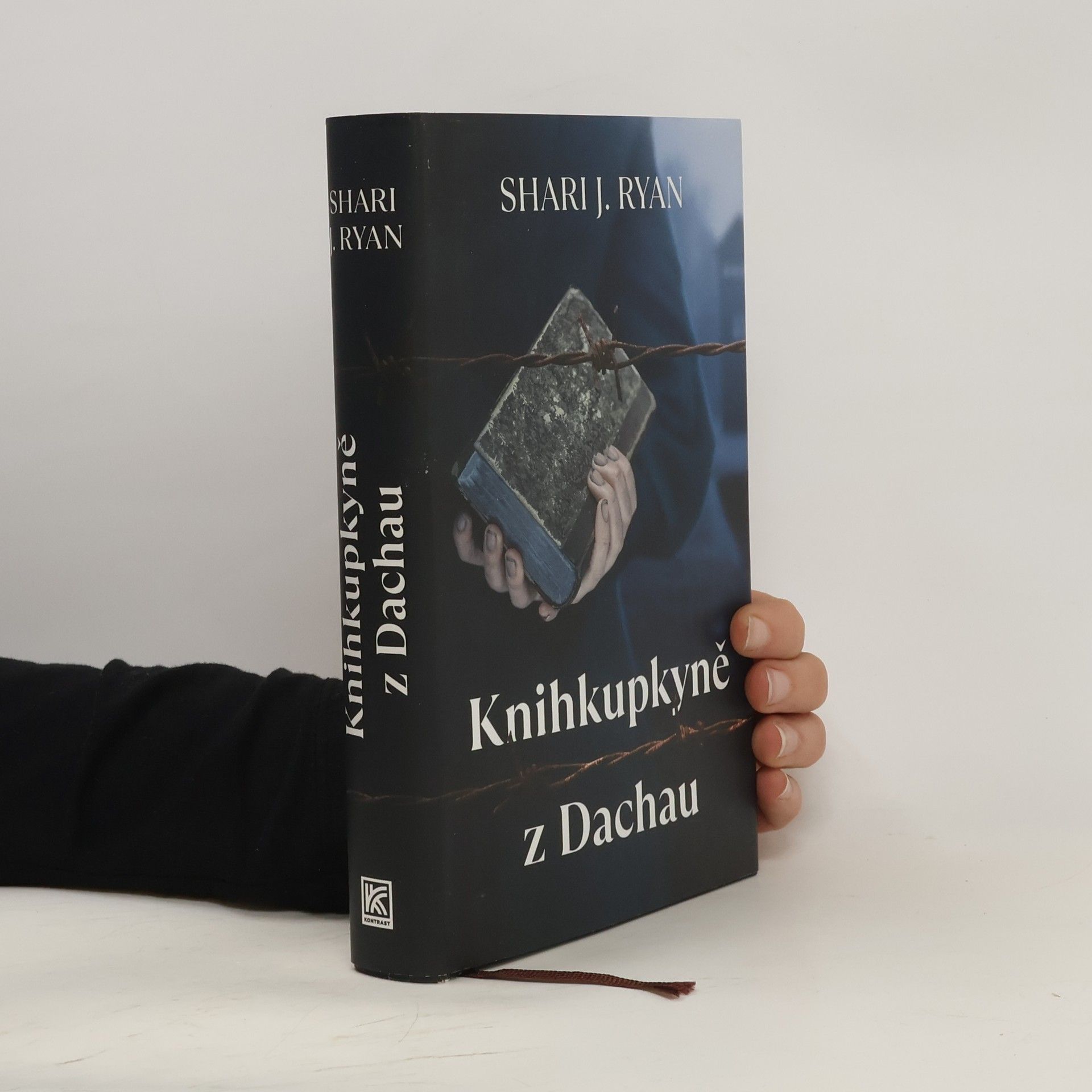 Shari J. Ryan Knihkupkyně z Dachau