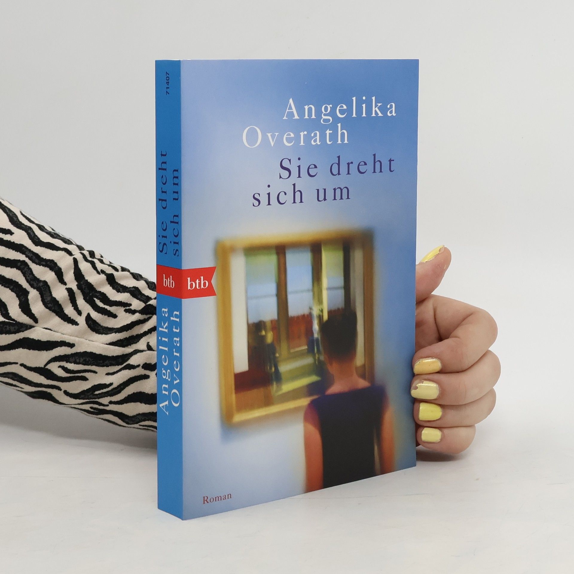 Angelika Overath Sie dreht sich um