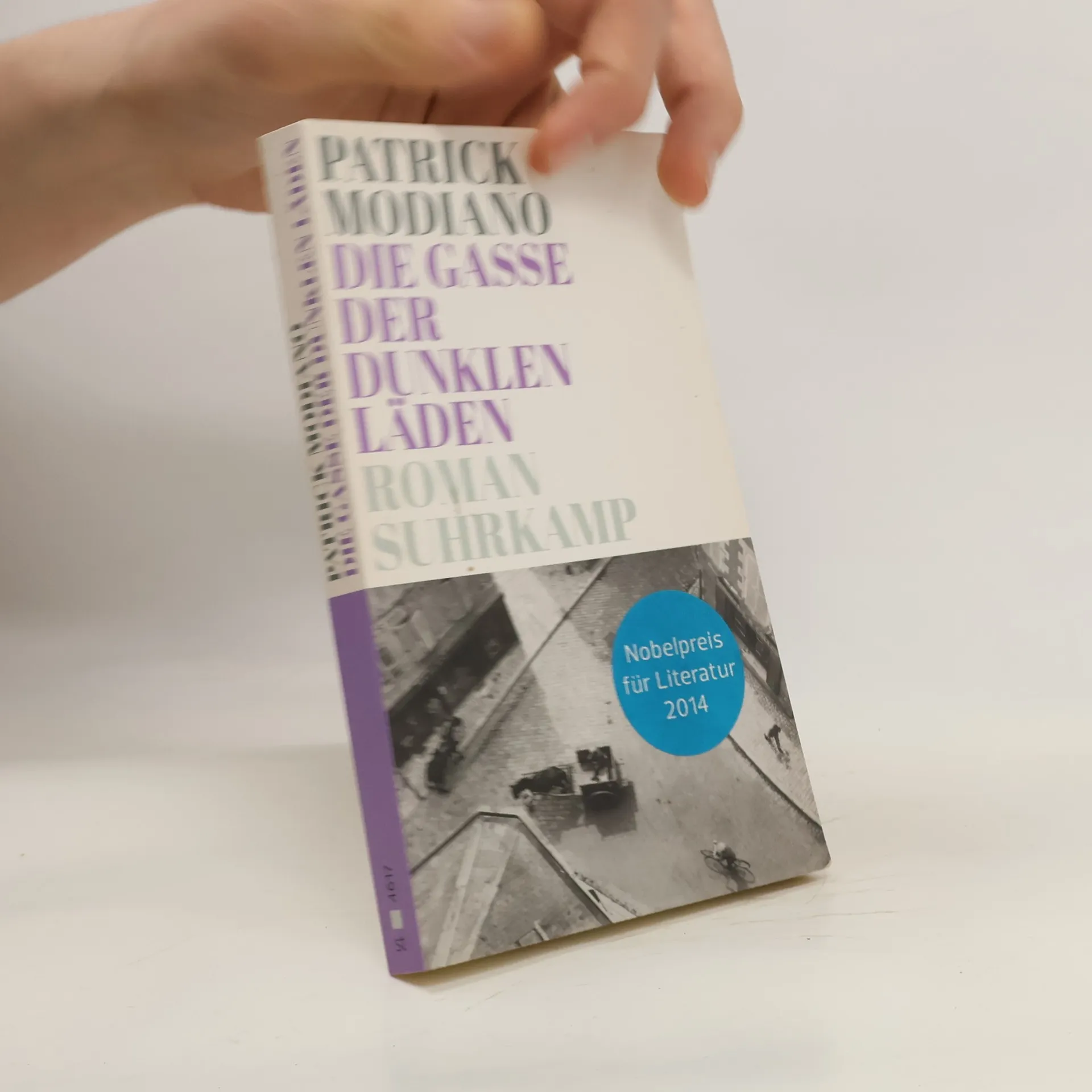 Die Gasse der dunklen Läden | Book | Patrick Modiano | DE