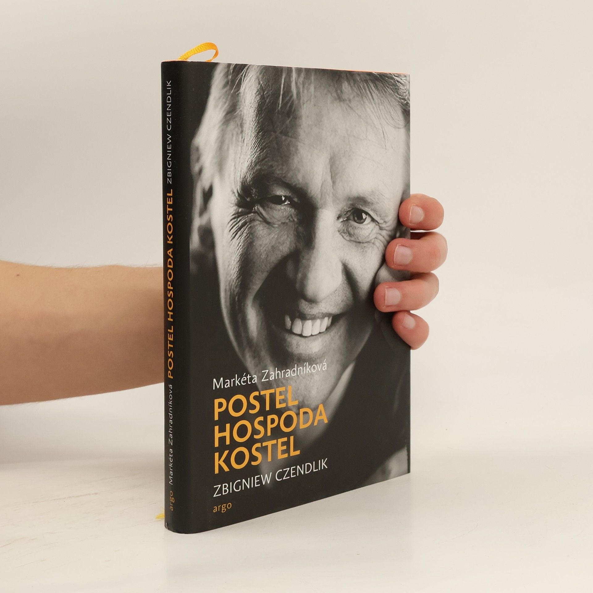 Zbigniew Czendlik Postel, hospoda, kostel
