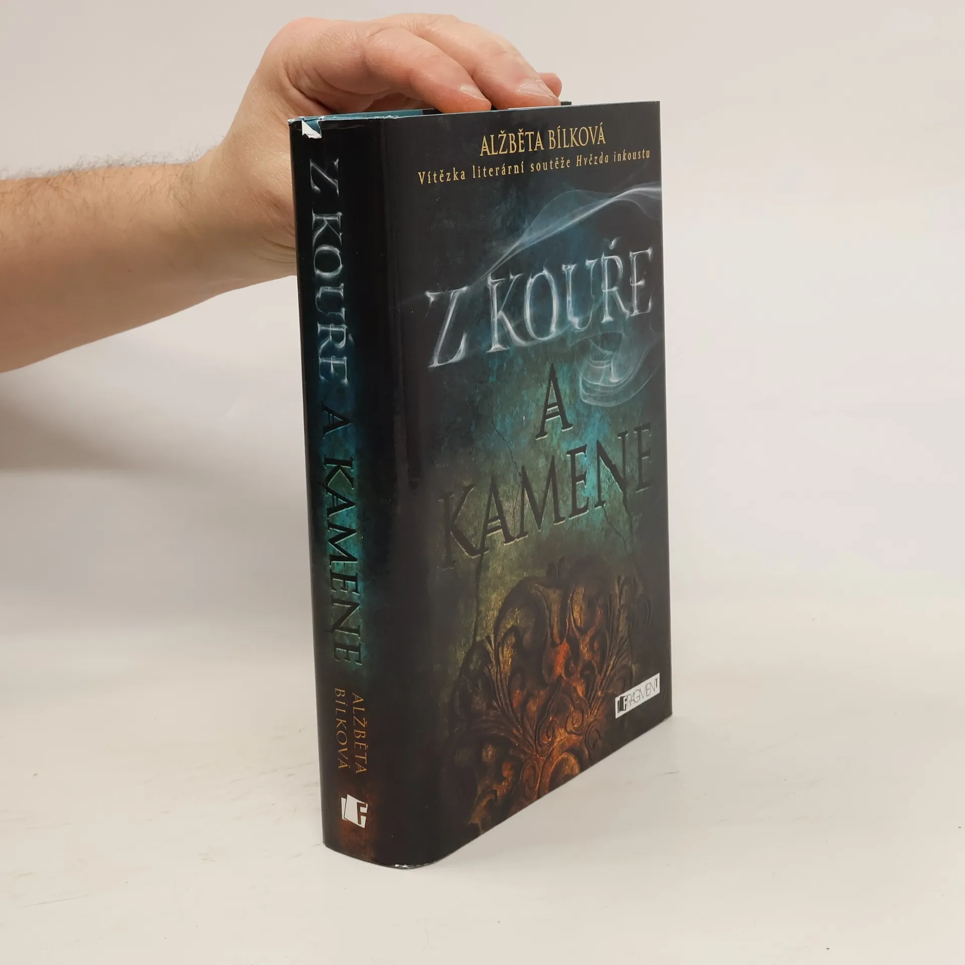 Z kouře a kamene | Kniha | Alžběta Bílková | CS