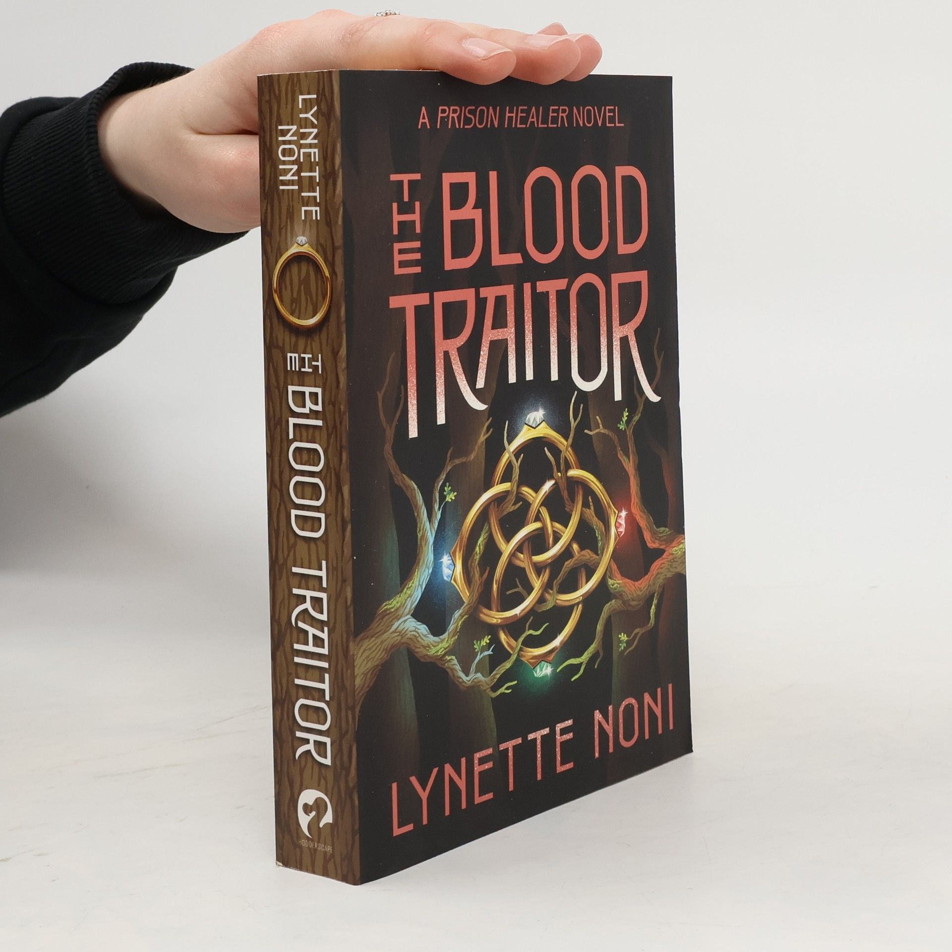 Lynette Noni The Blood Traitor