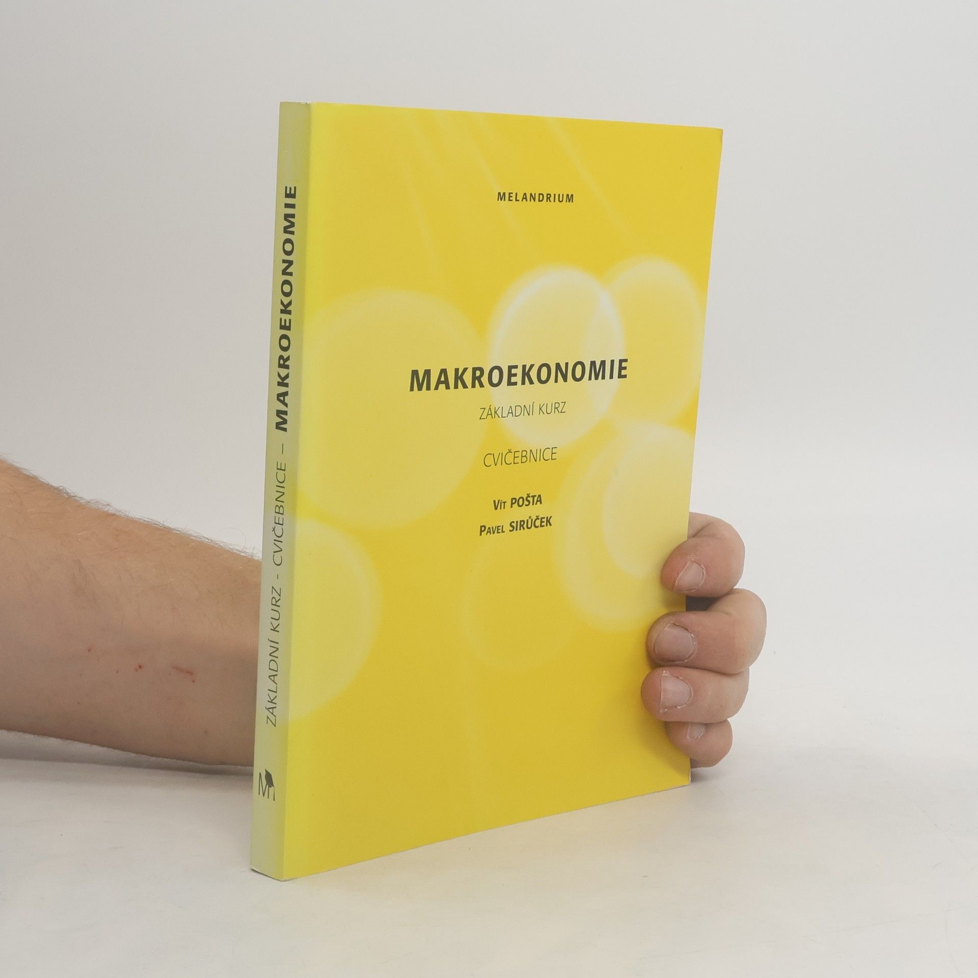 Vít Pošta Makroekonomie: Základní kurz