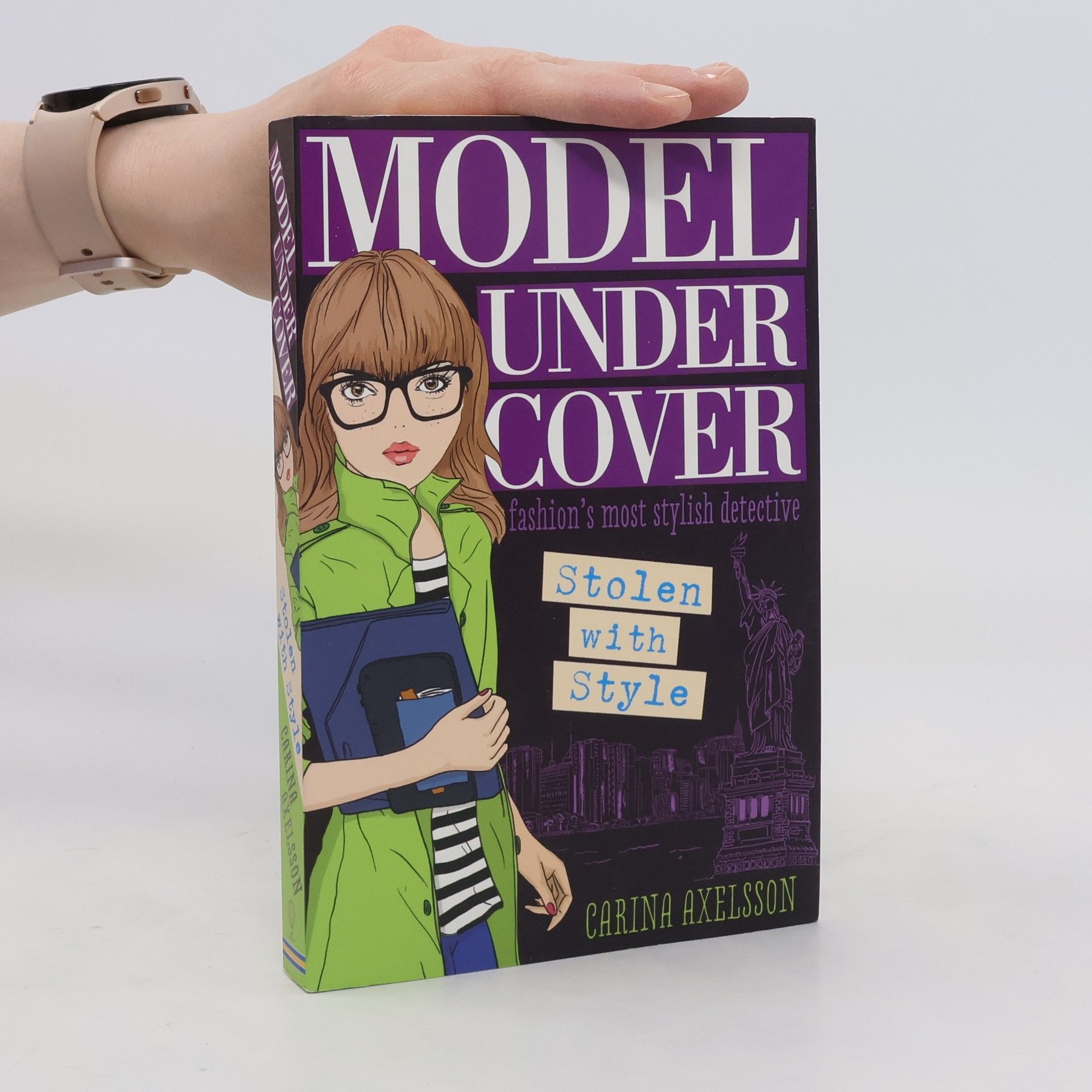 Carina Axelsson Model Under Cover: Stolen with Style