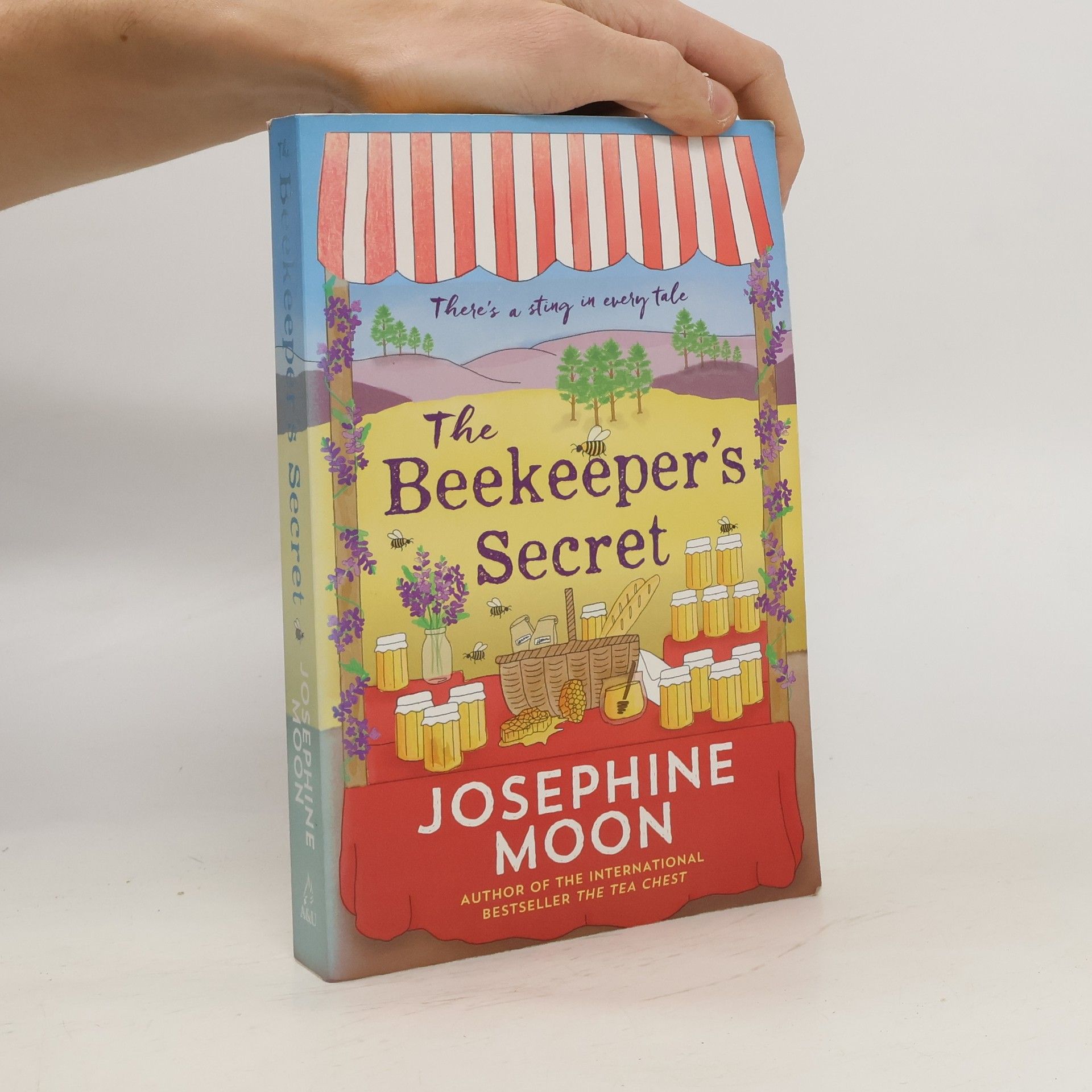 Josephine Moon The Beekeeper's Secret
