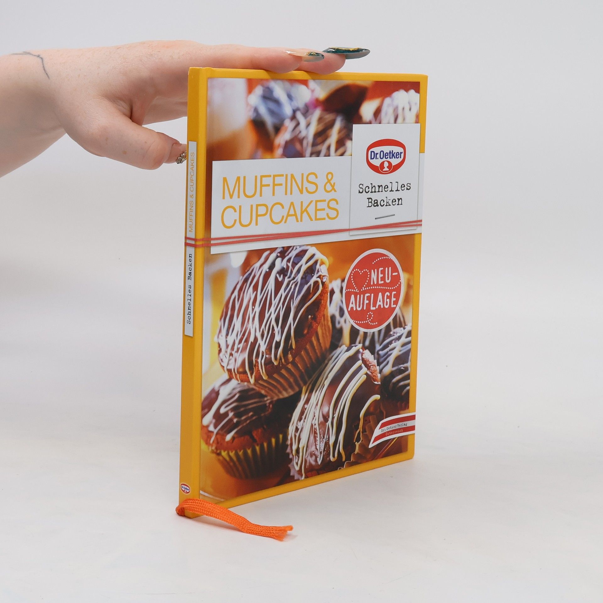 Kolektiv autorů Muffins & Cupcakes
