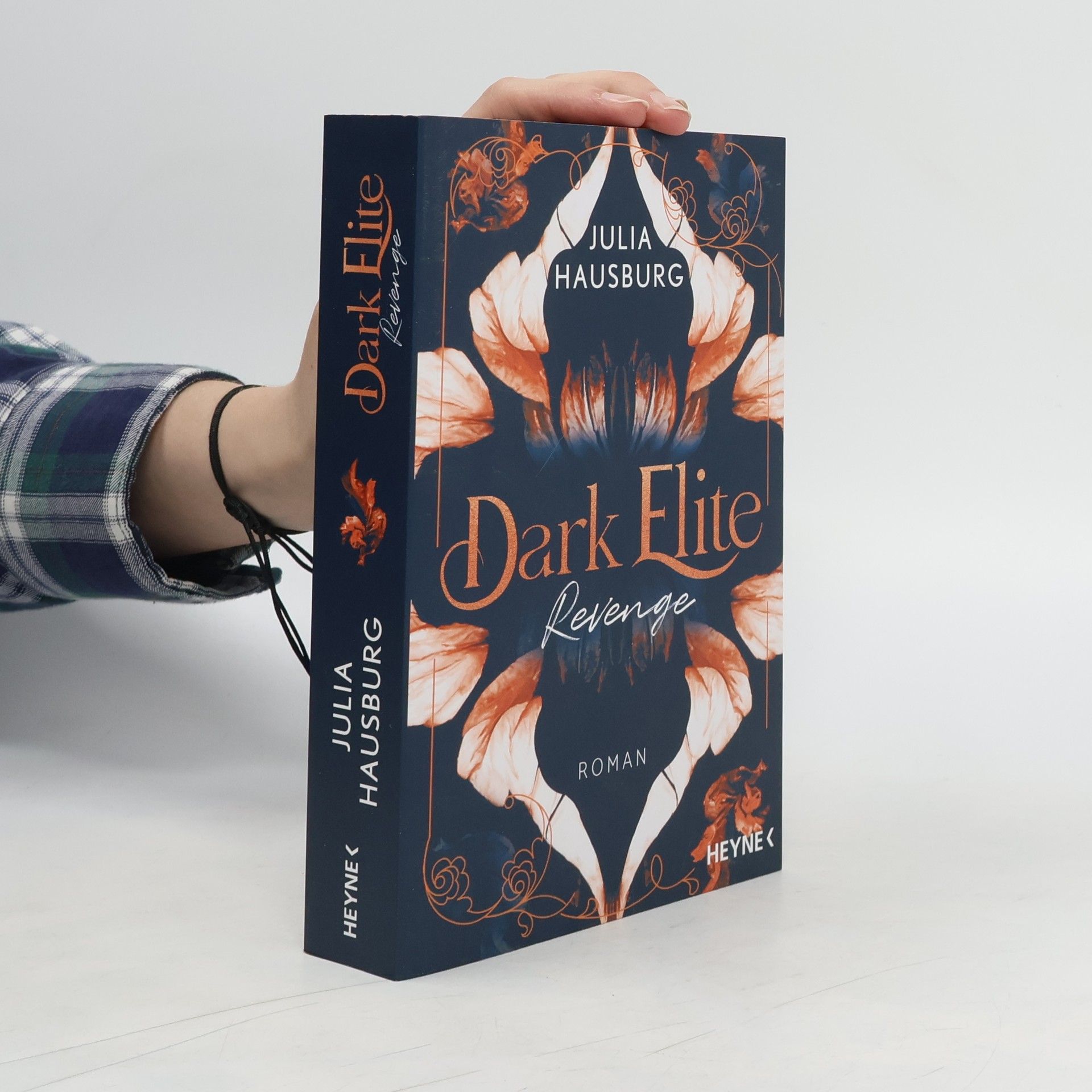 Julia Hausburg Dark Elite – Revenge