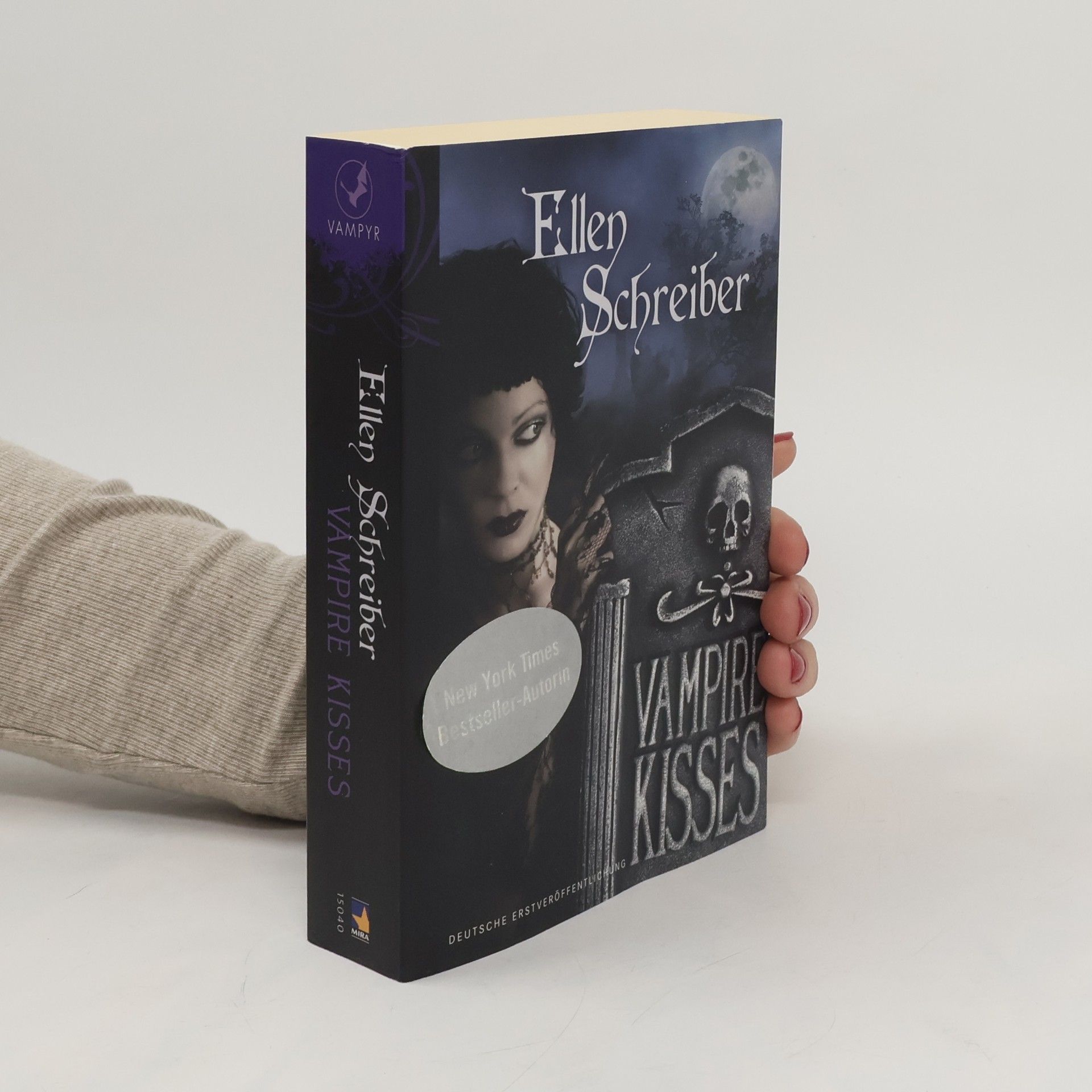 Ellen Schreiber Vampire kisses