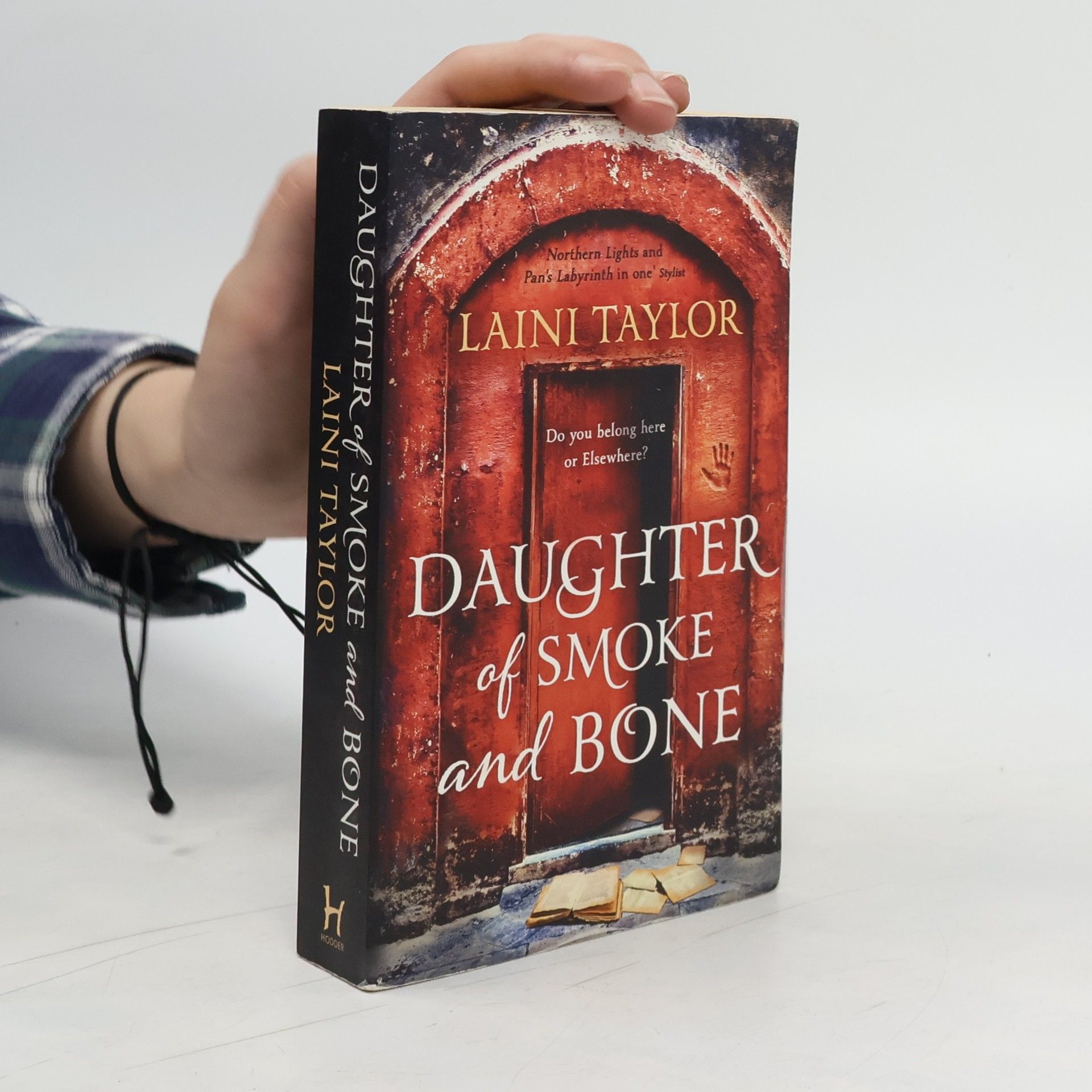 Laini Taylor Daughter of Smoke and Bone