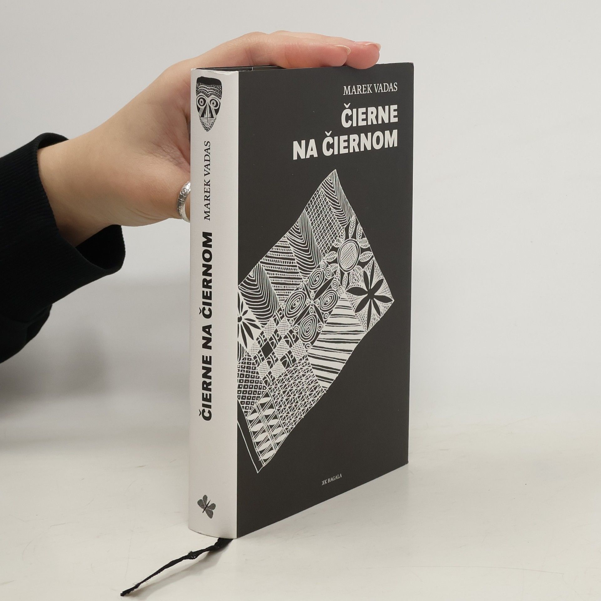 Marek Vadas Čierne na čiernom