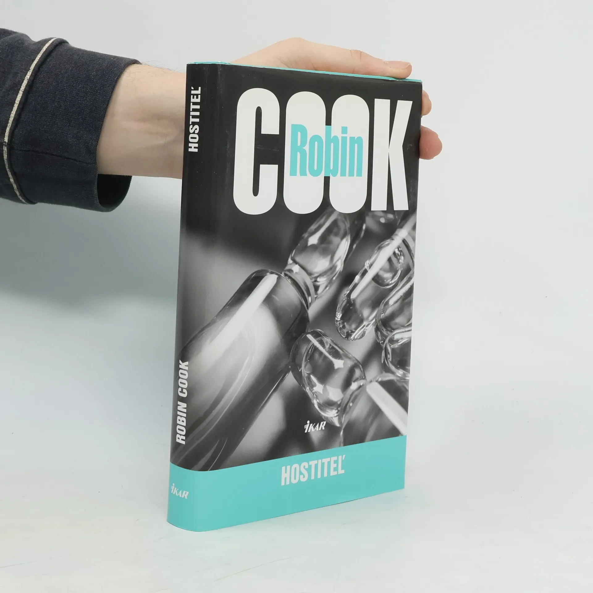 Hostiteľ | Kniha | pevná | Robin Cook | SK
