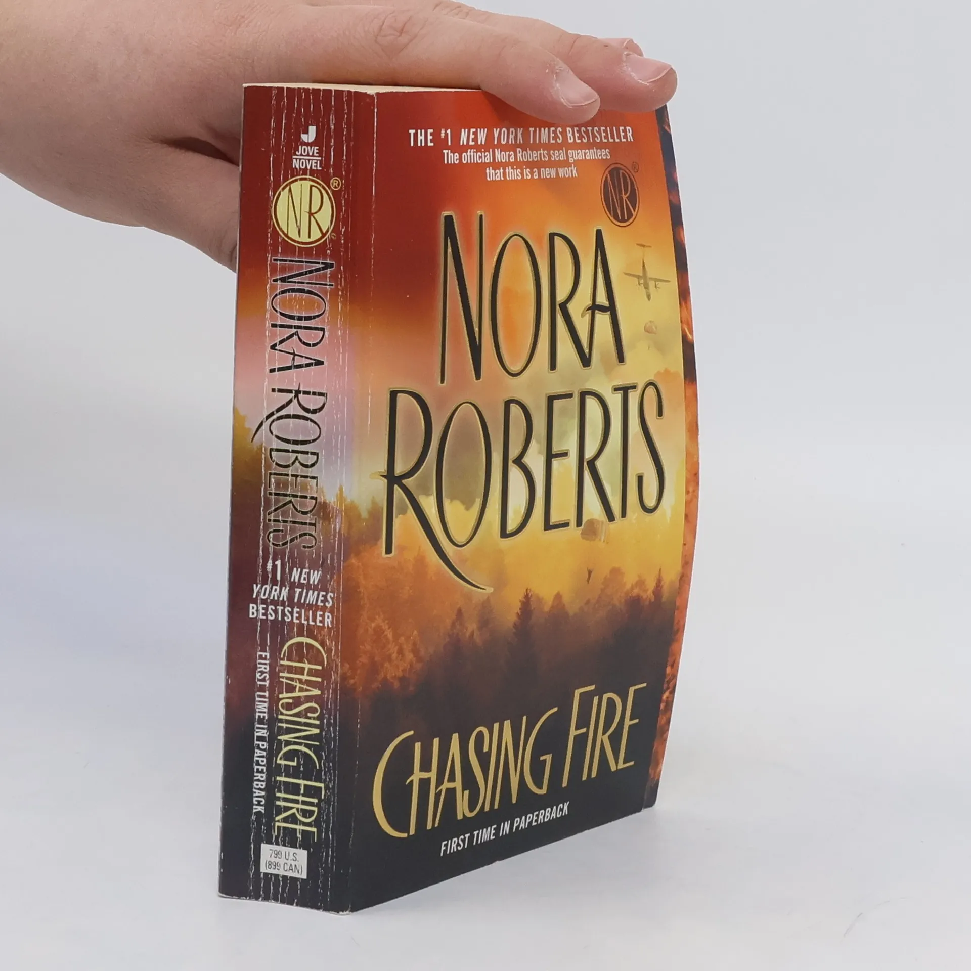 Chasing Fire | Book | Paperback | Nora Roberts | EN