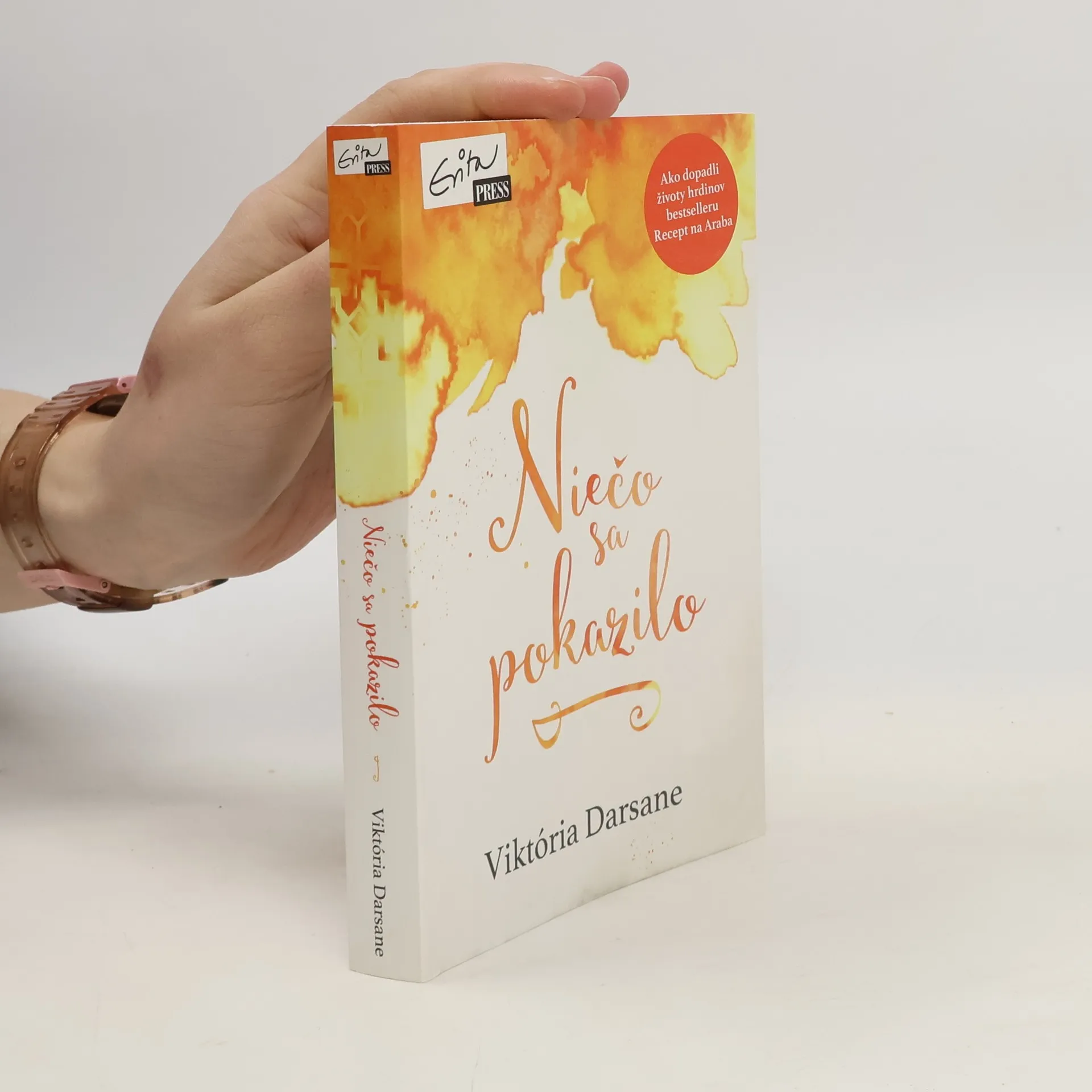 Niečo sa pokazilo | Kniha | mäkká | Viktória Darsane