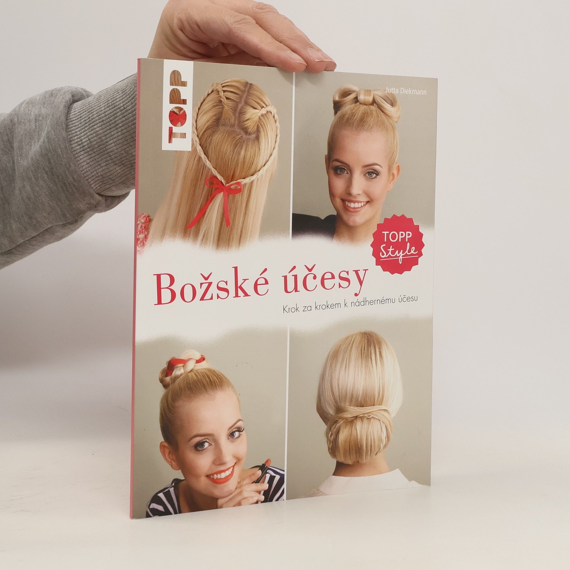 Jutta Diekmann Božské účesy