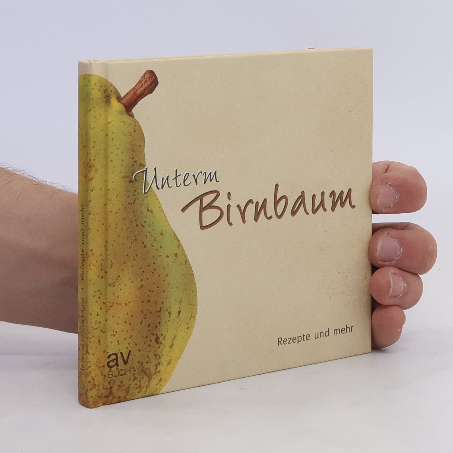 Alexandra Mlakar Unterm Birnenbaum