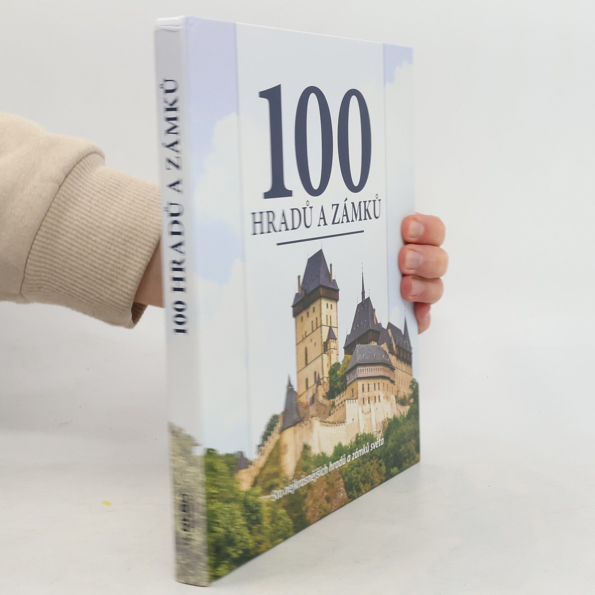 kolektiv 100 hradů a zámků