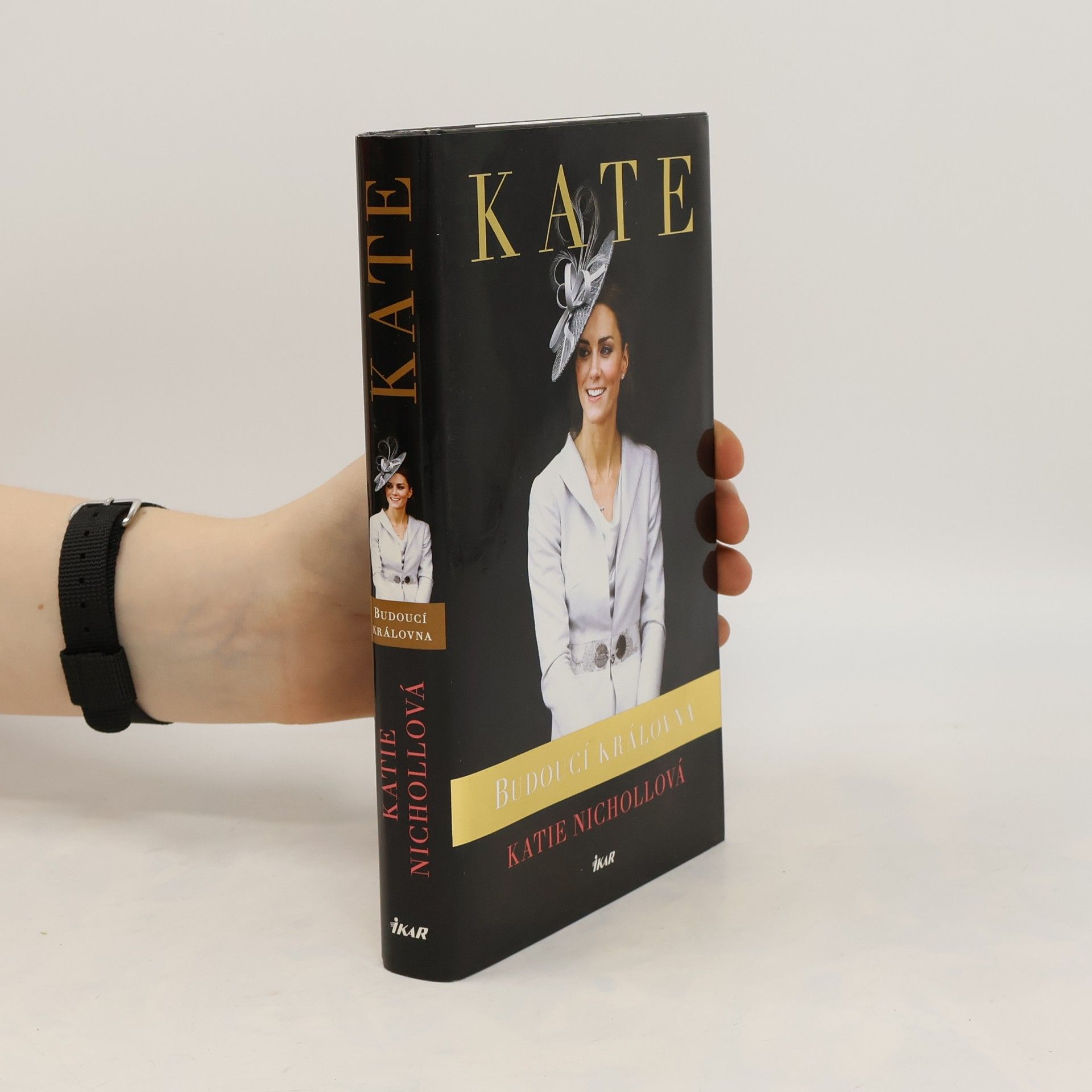 Katie Nicholl Kate: budoucí královna
