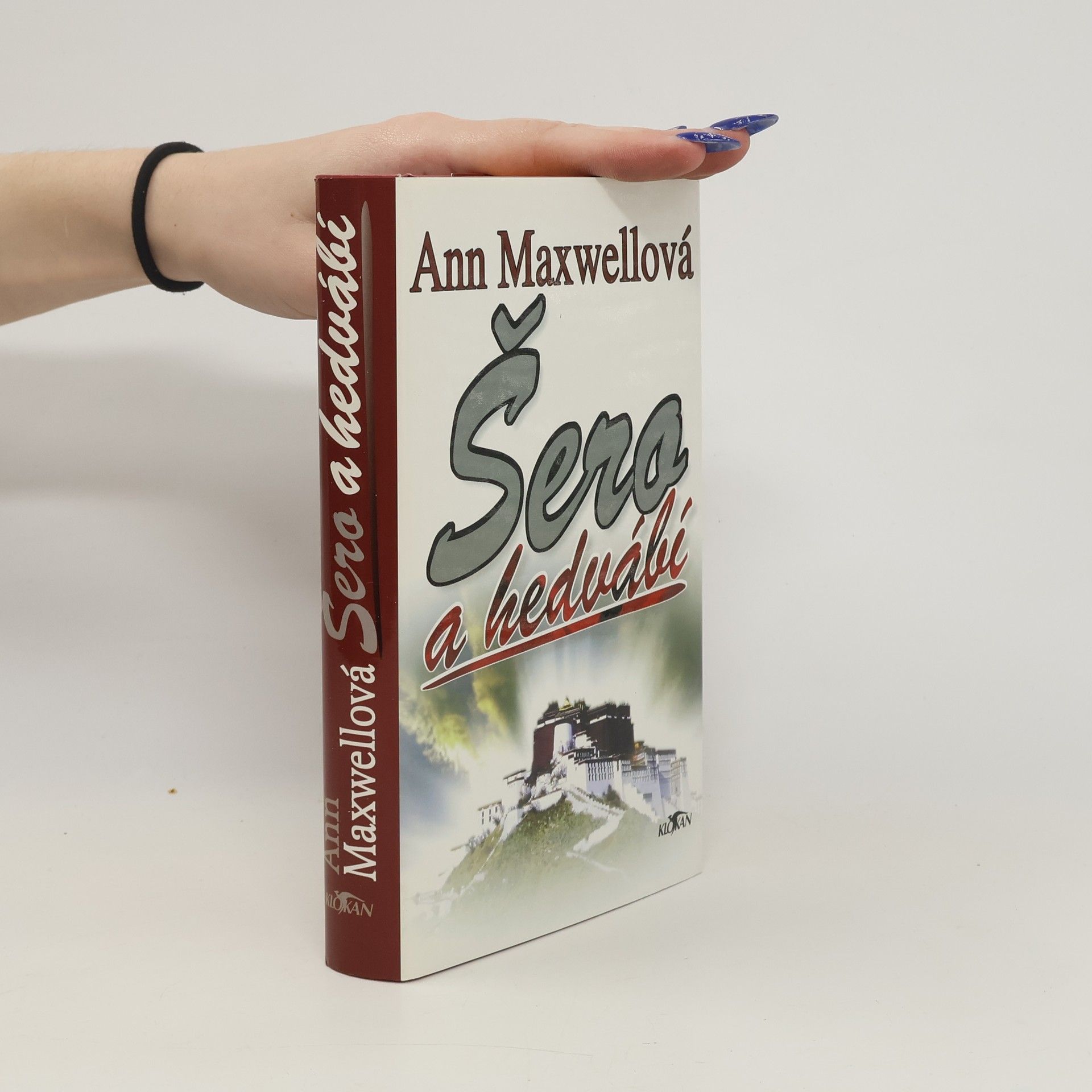 Ann Maxwell Šero a hedvábí
