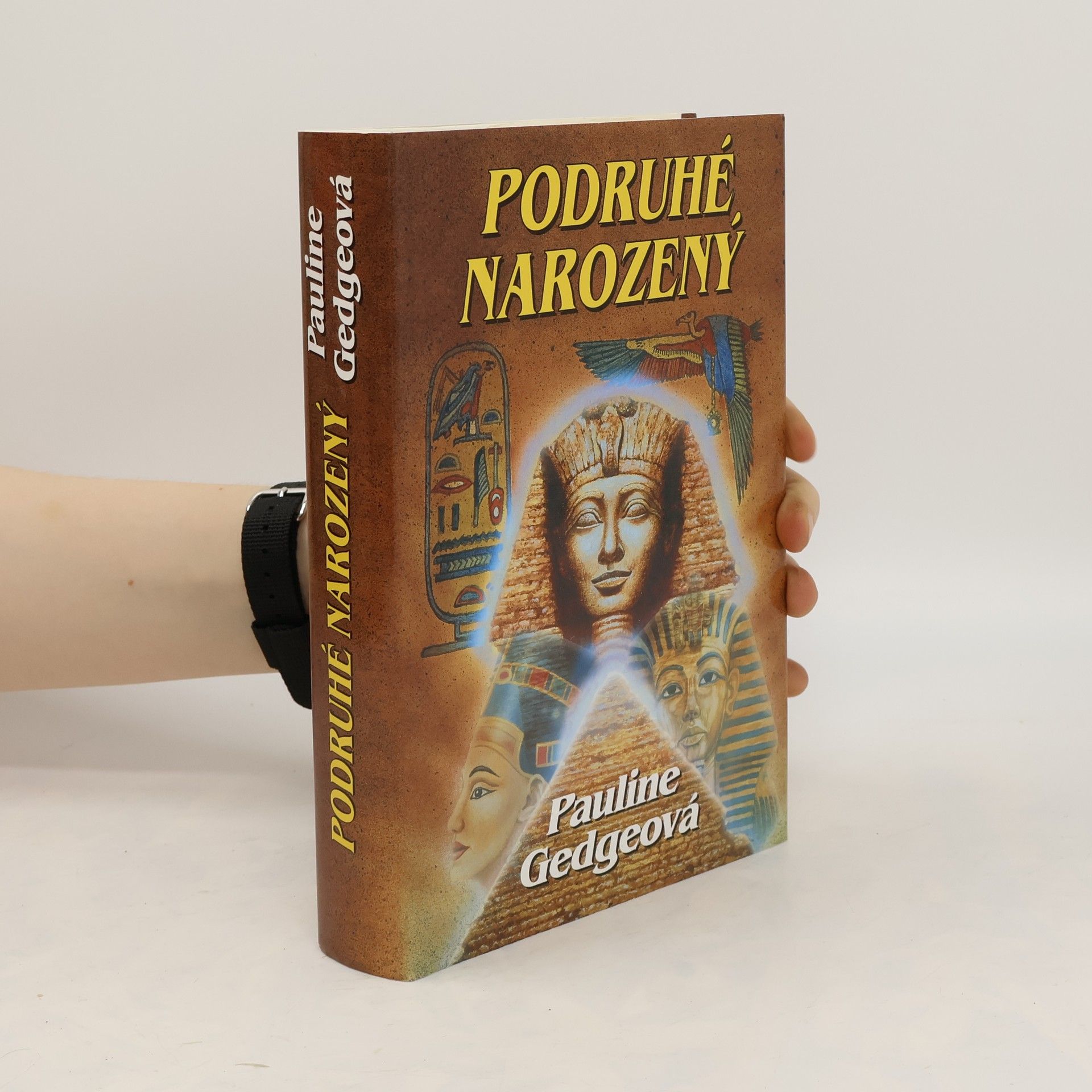 Pauline Gedge Podruhé narozený