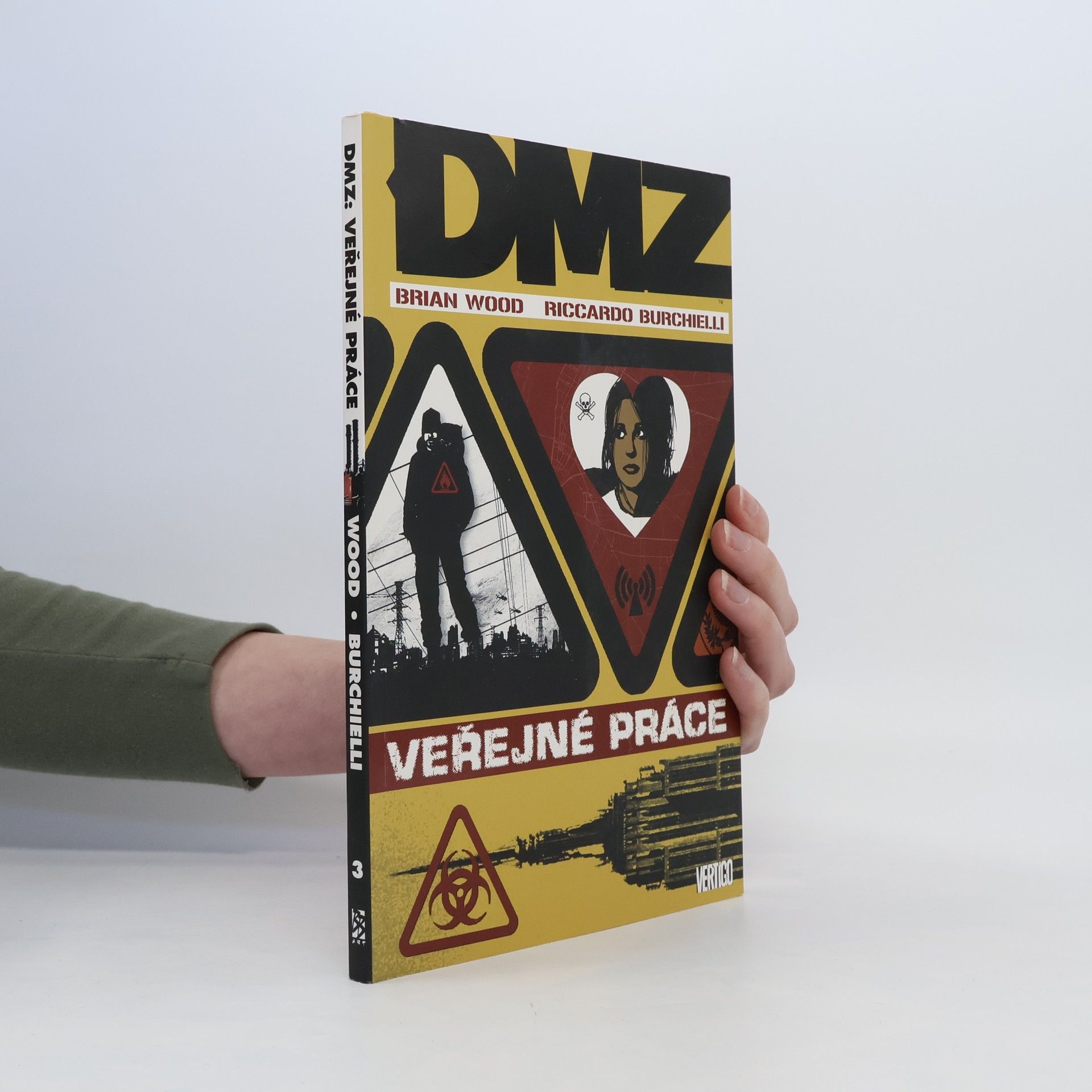 Brian Wood DMZ. Veřejné práce