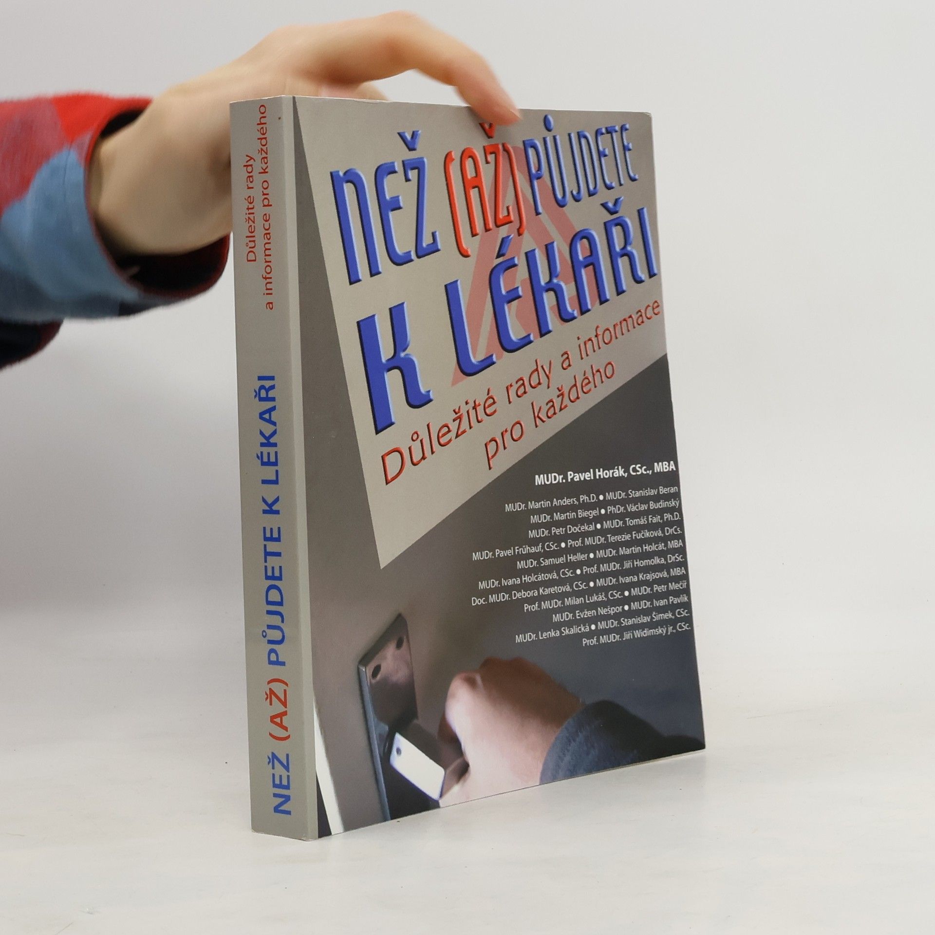 Autorenkollektiv Než (až) půjdete k lékaři