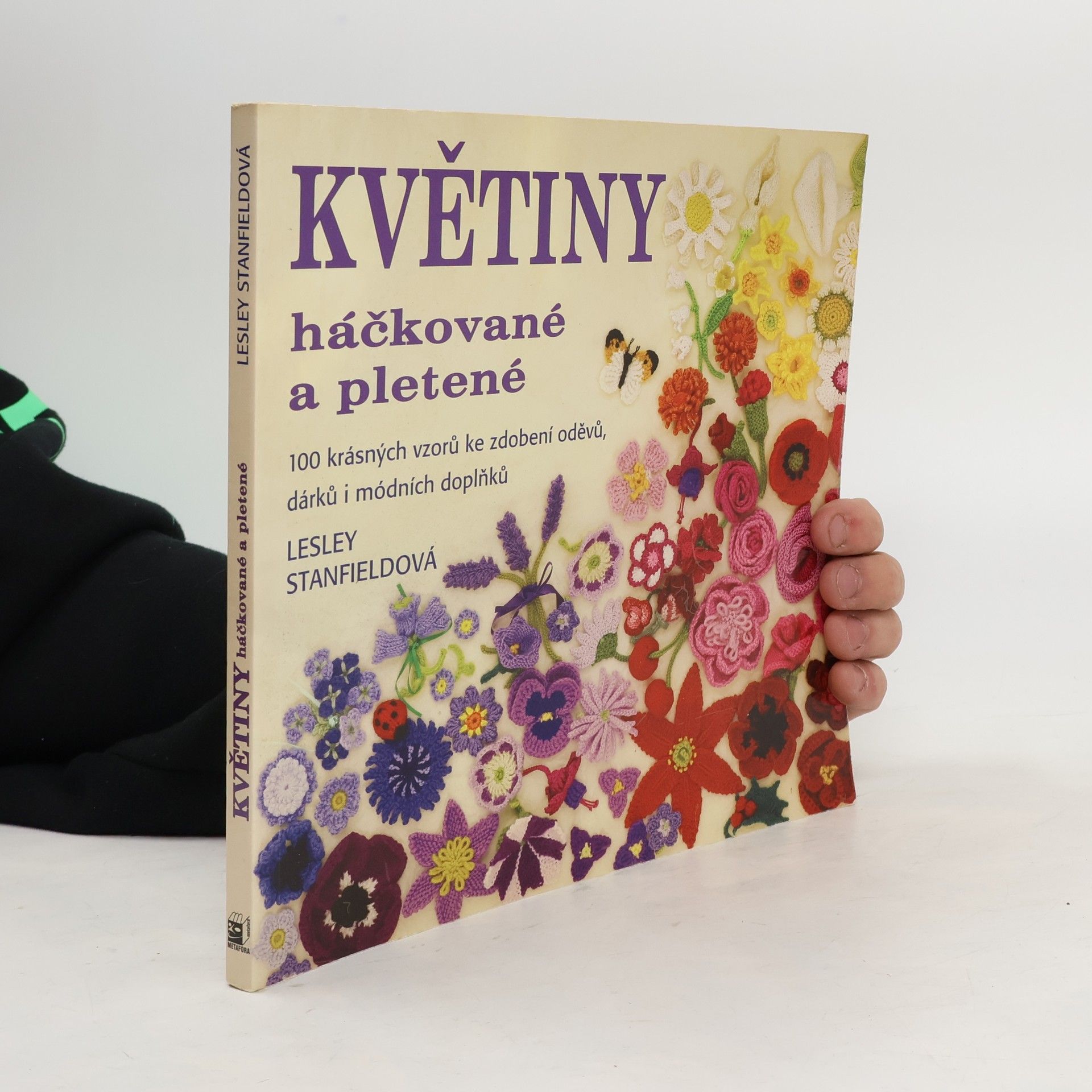 Lesley Stanfield Květiny háčkované a pletené