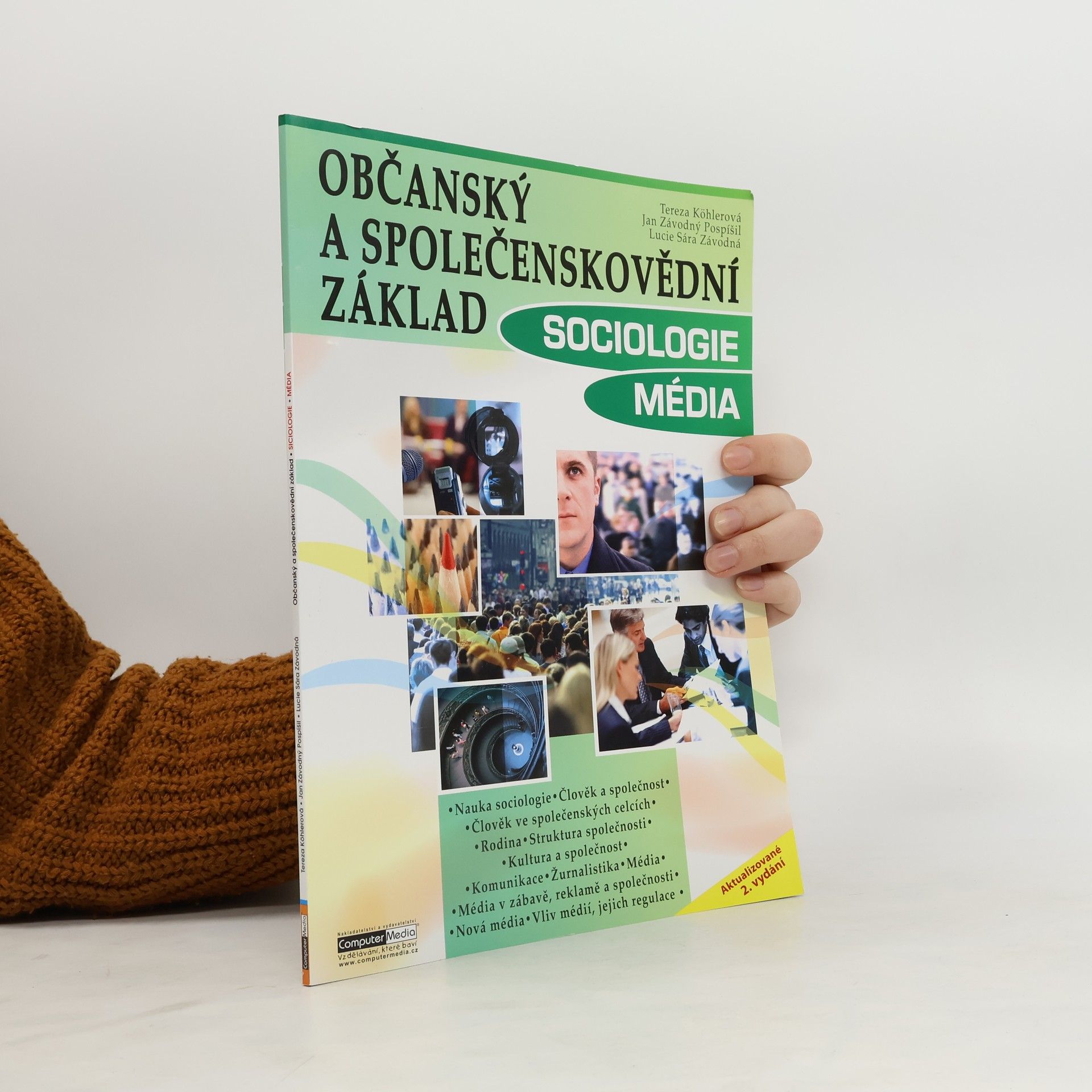 Lucie Sára Závodná Občanský a společenskovědní základ – sociologie, média