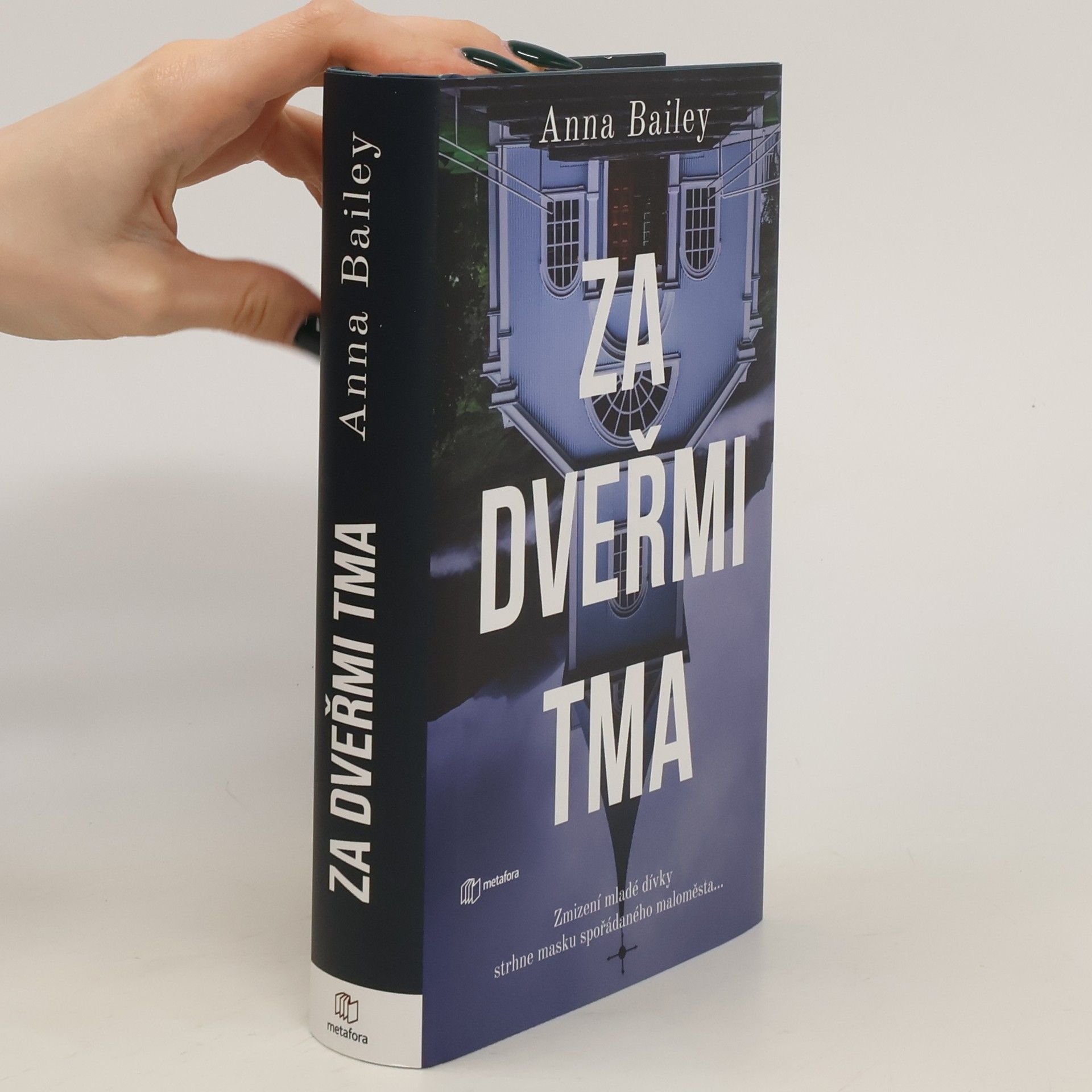 Anna Bailey Za dveřmi tma