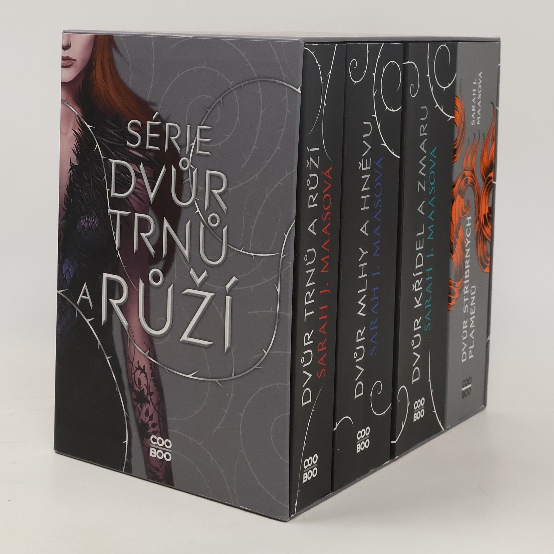 Sarah J. Maas Dvůr trnů a růží 1-4
