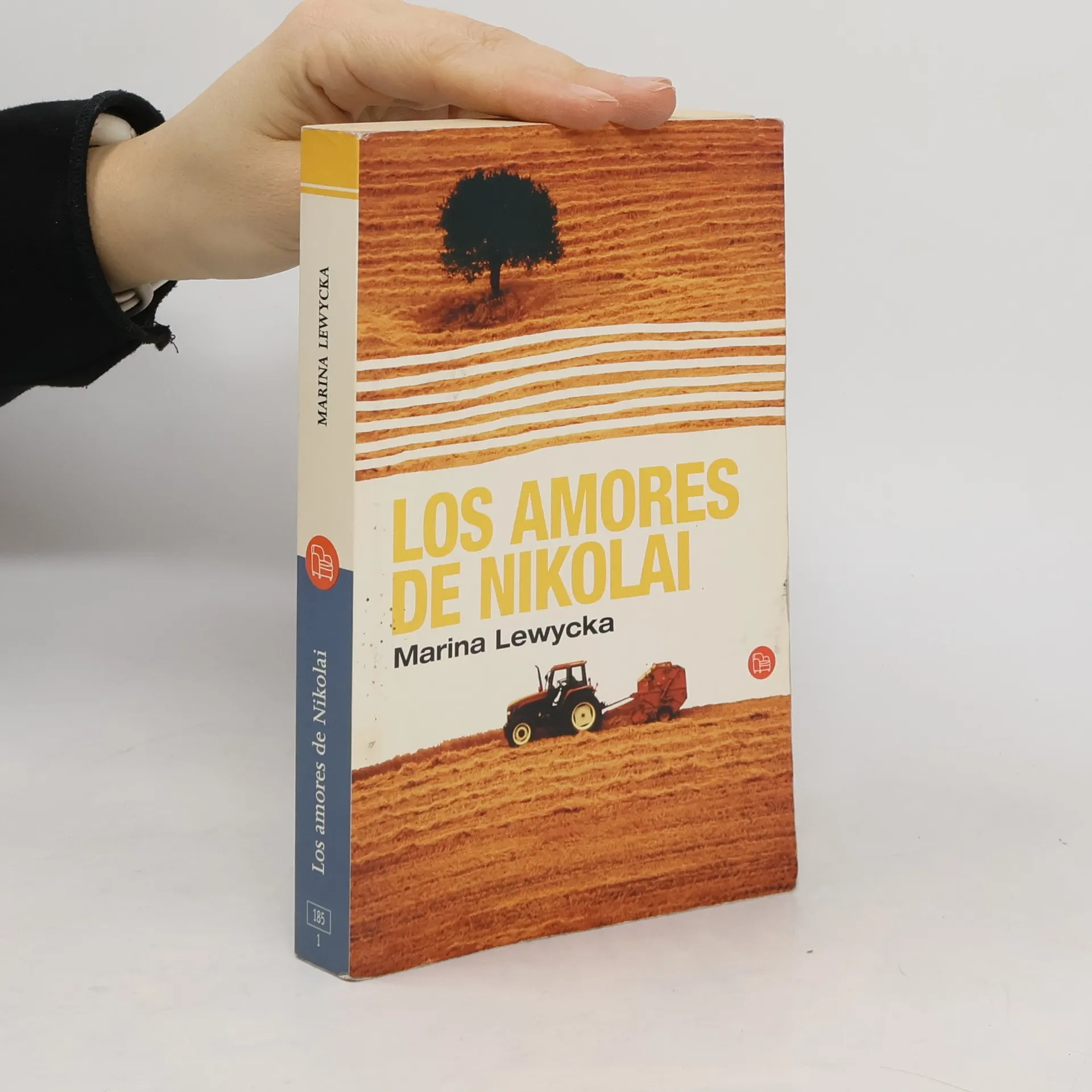 Los amores de Nikolai | Kniha | mäkká | Marina Lewycká | ES