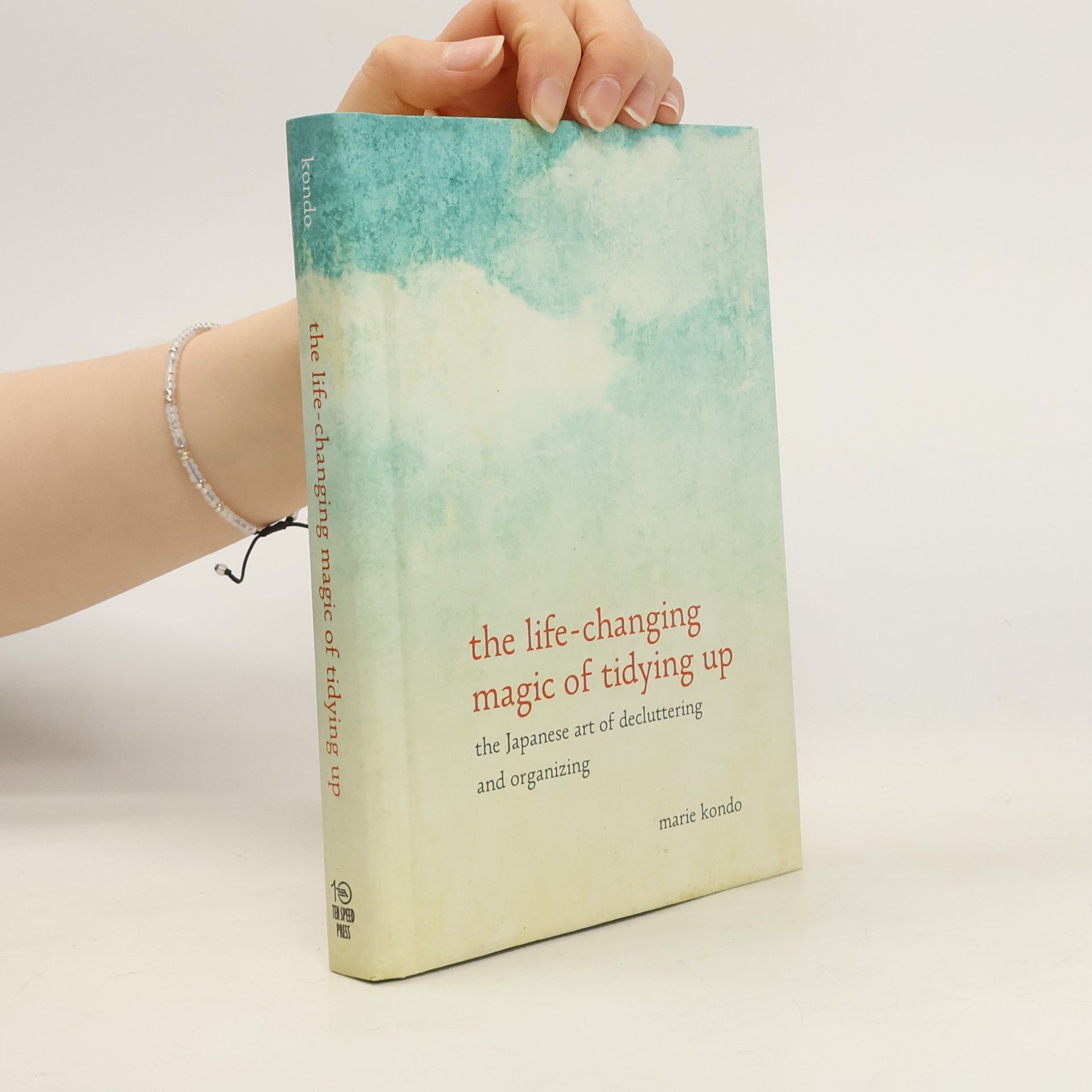 Marie Kondo The Life-changing Magic of Tidying Up