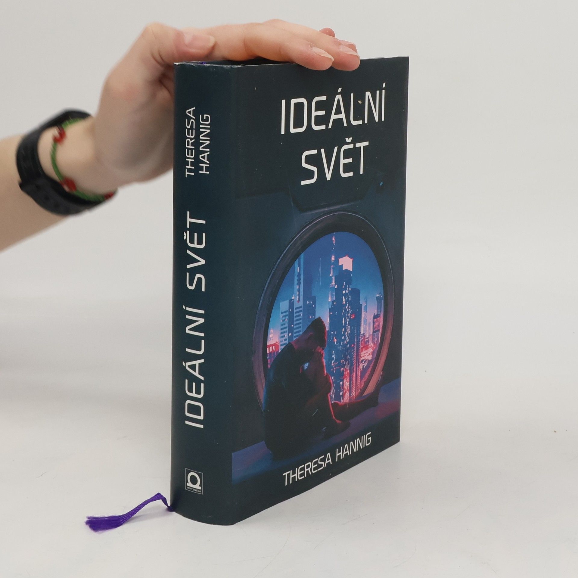 Theresa Hannig Ideální svět