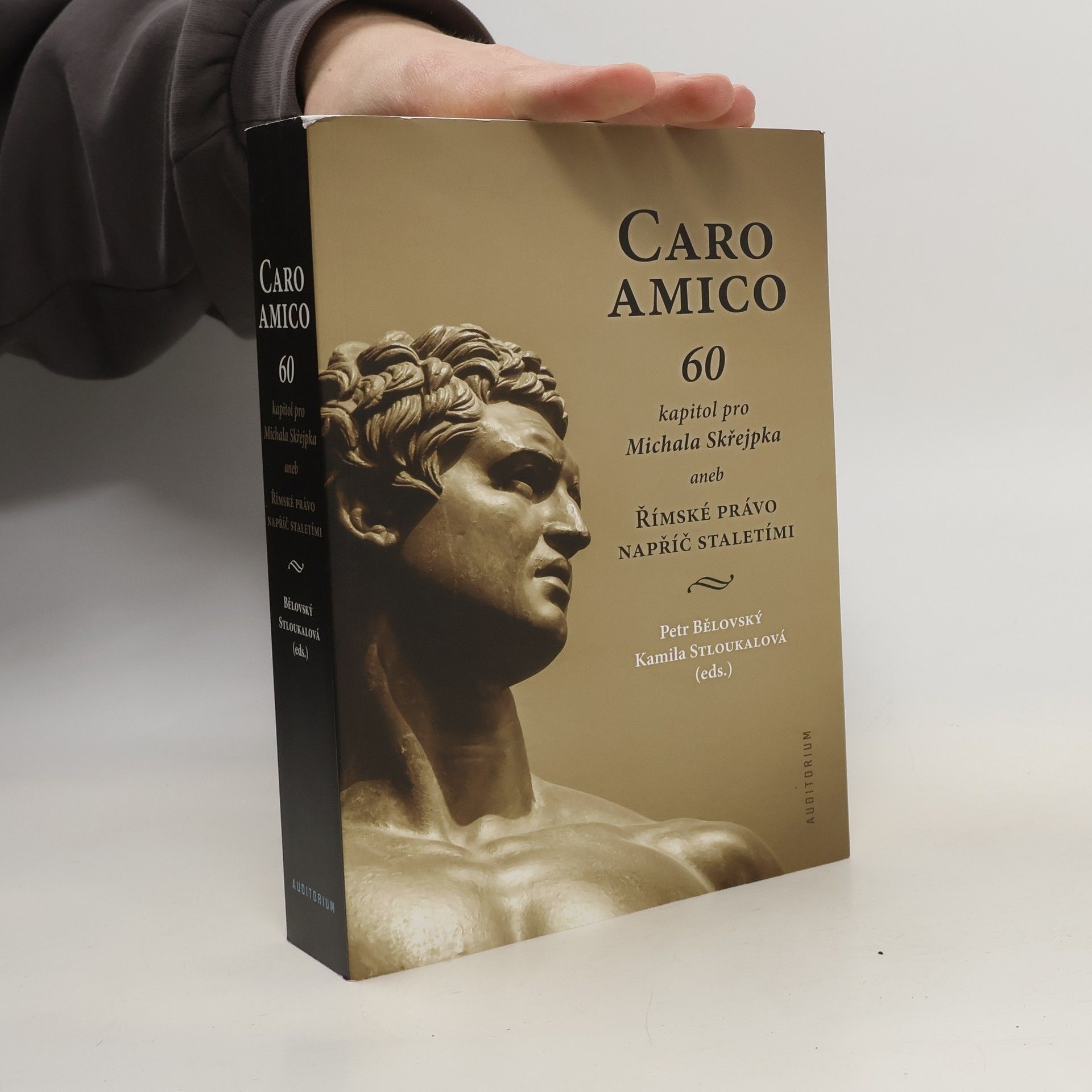 Petr Bělovský Caro amico - 60 kapitol pro Michala Skřejpka aneb Římské právo napříč staletími