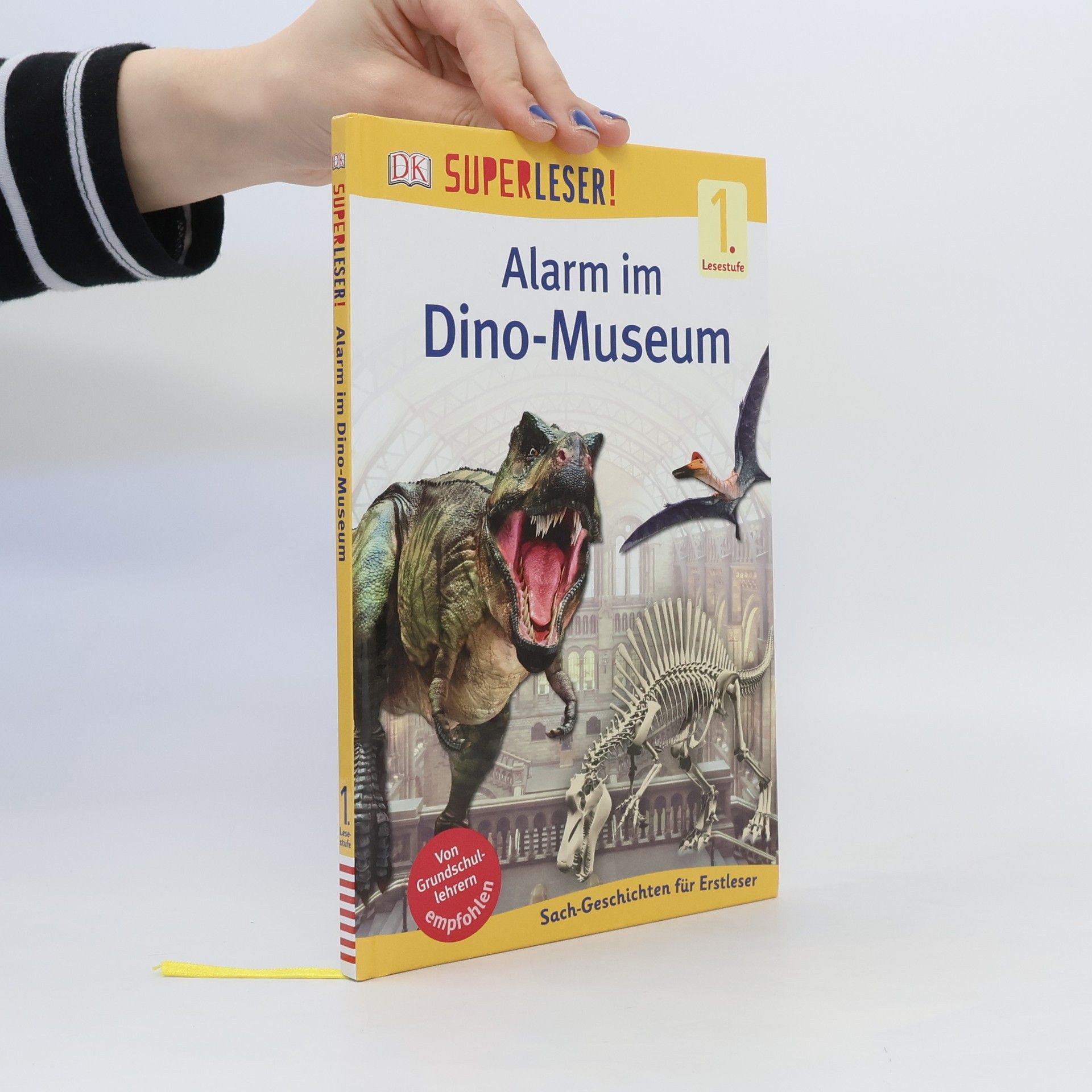 Niki Foreman Alarm im Dino-Museum