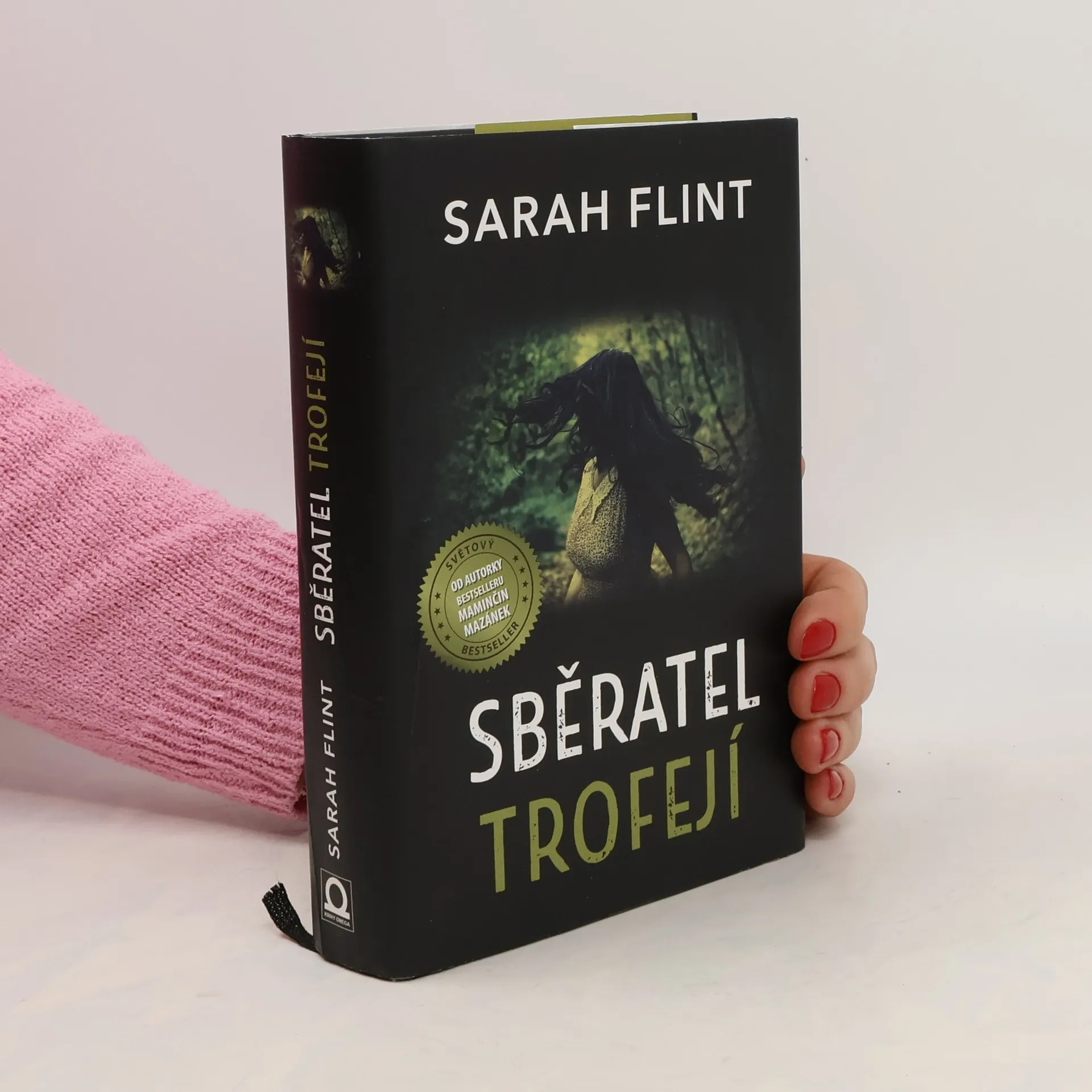 Sběratel trofejí | Kniha | pevná | Sarah Flint