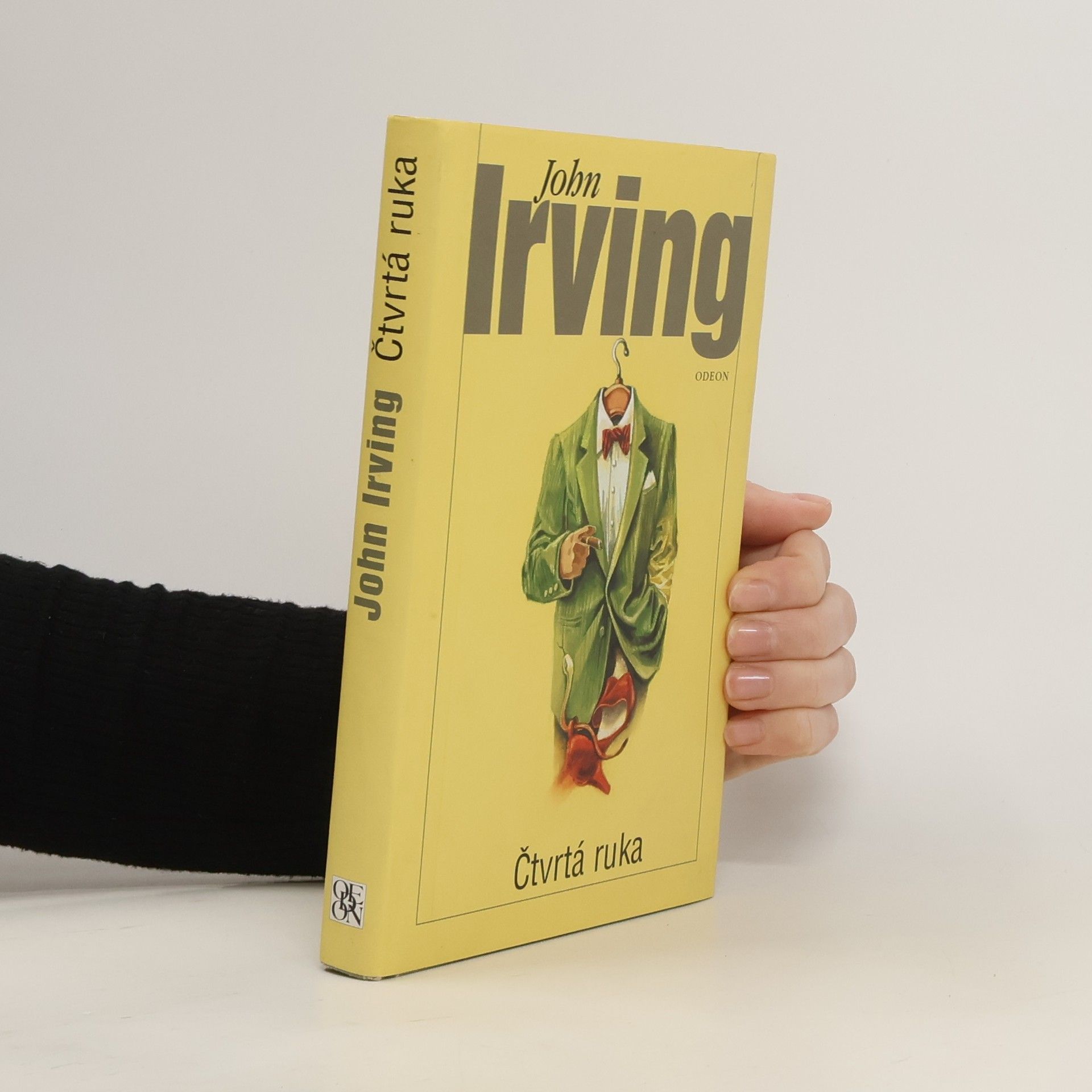 John Irving Čtvrtá ruka