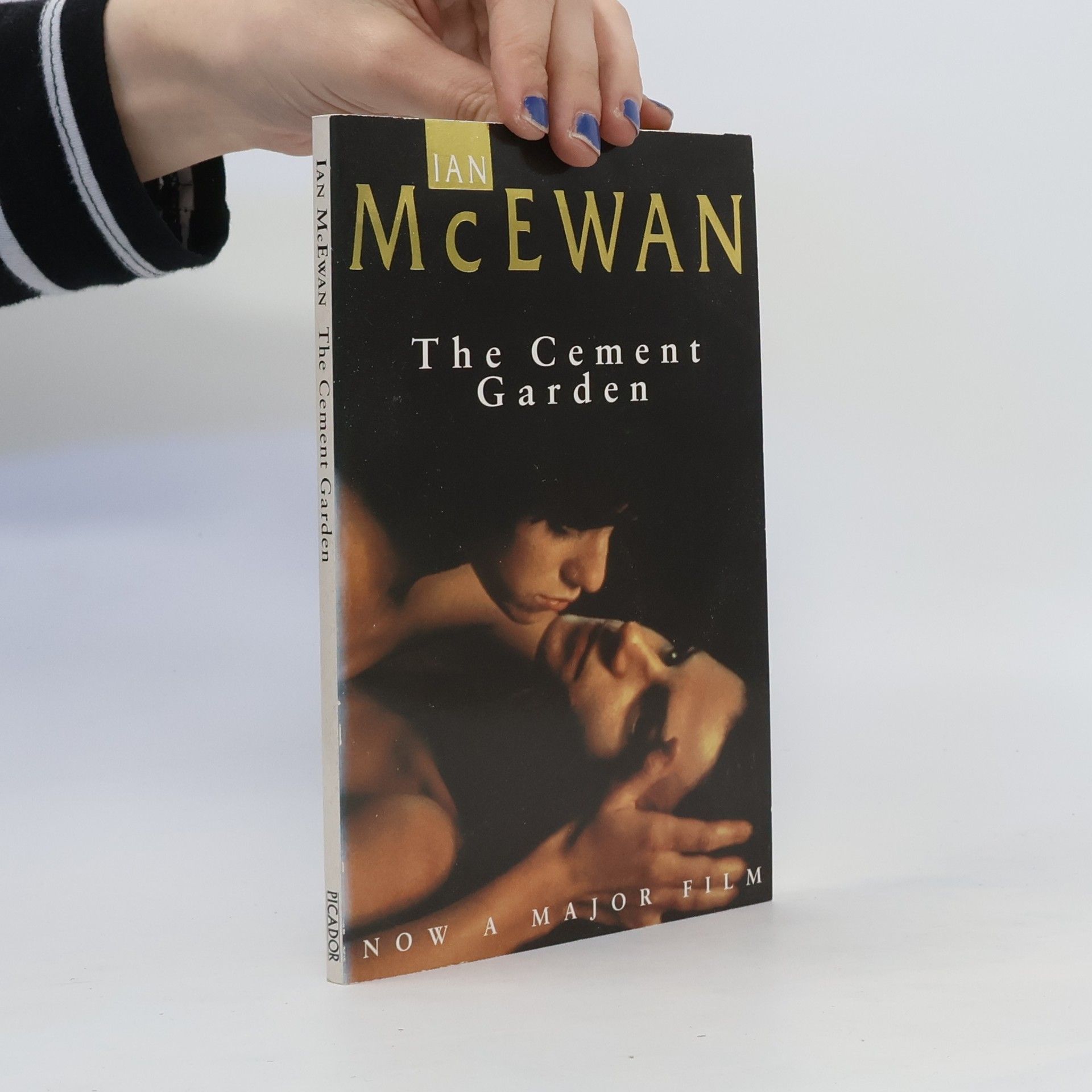 Ian McEwan The Cement Garden